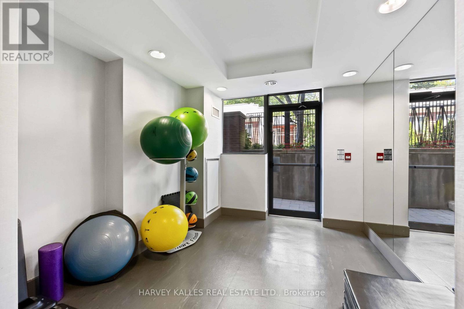 601 - 18 Beverley Street, Toronto, Ontario M5T 3L2 - Photo 38 - C12759562