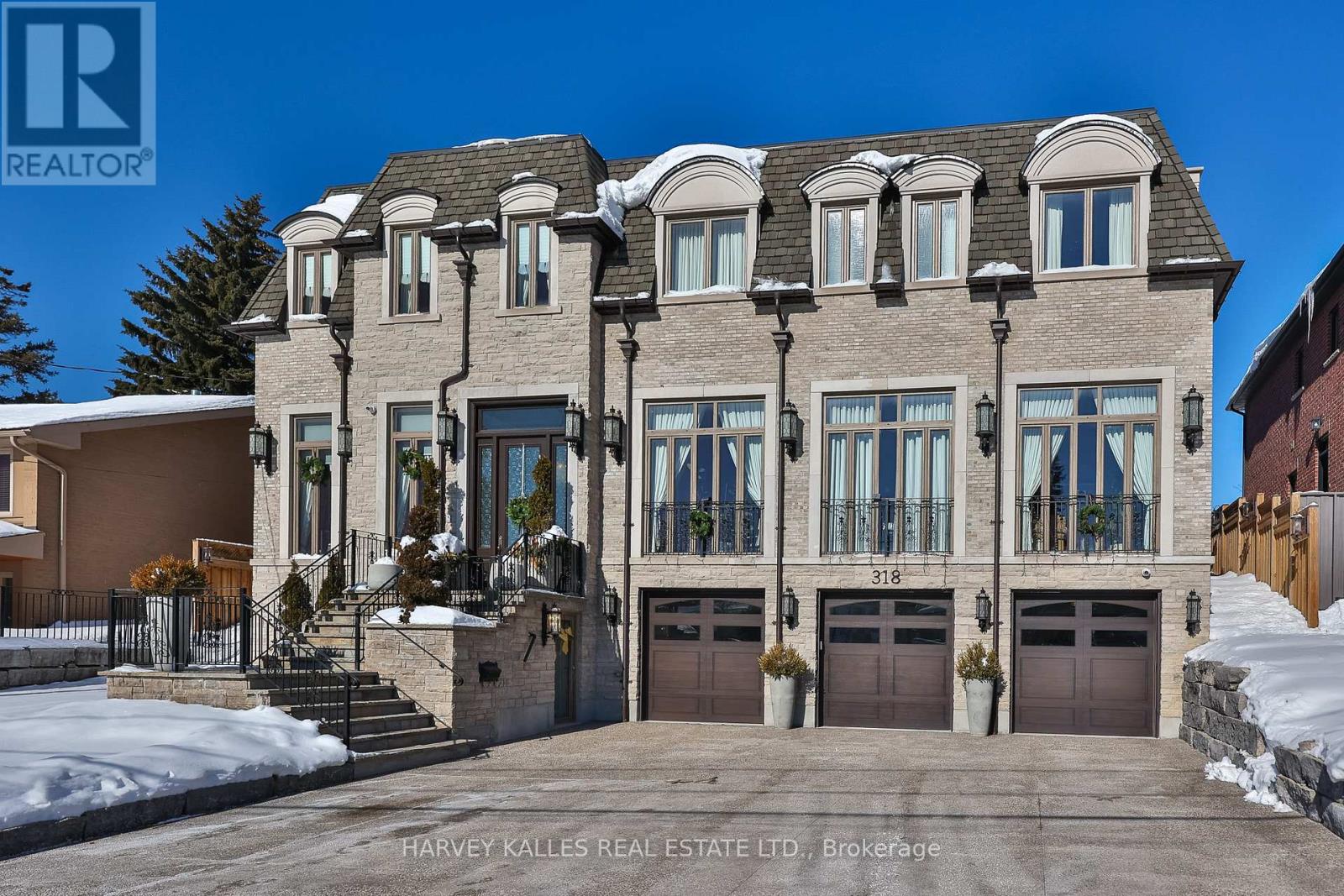 318 MAPLE LEAF DRIVE, Toronto, Ontario