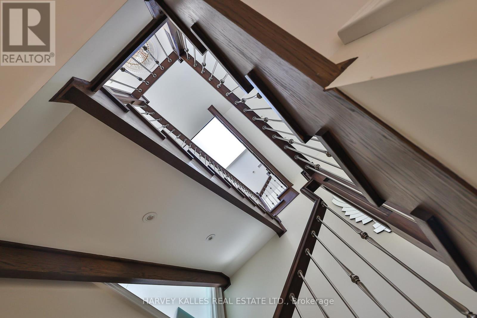 318 Maple Leaf Drive, Toronto, Ontario  M6L 1P6 - Photo 18 - W12760892