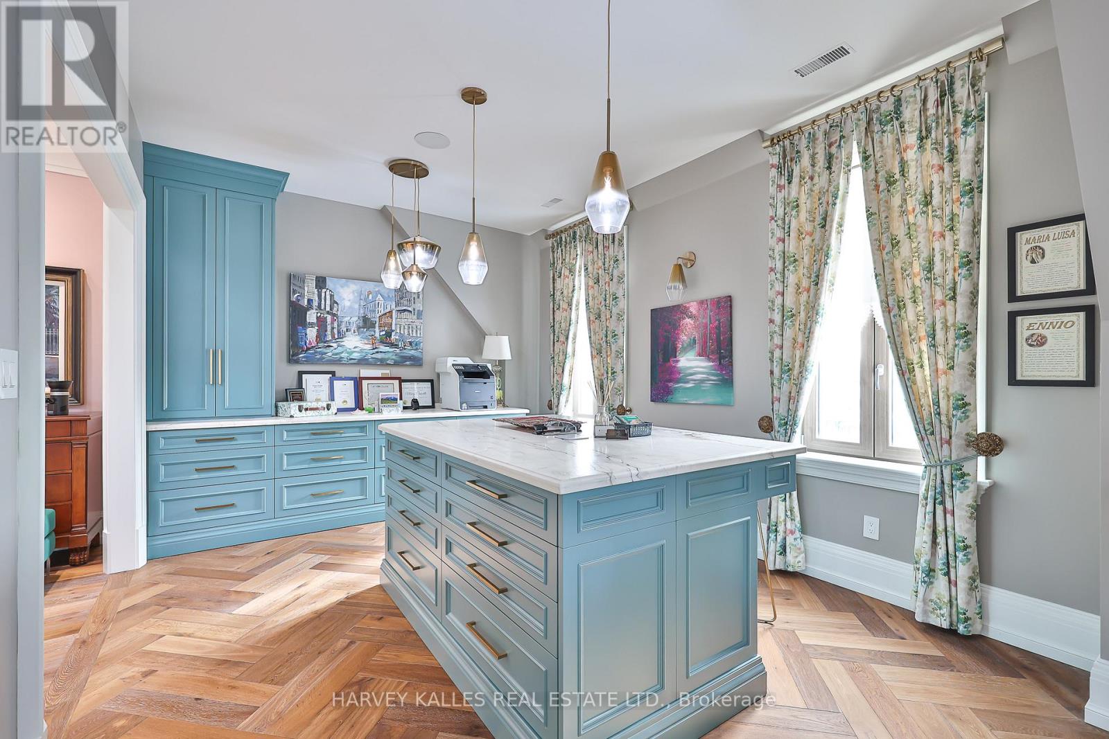 318 Maple Leaf Drive, Toronto, Ontario  M6L 1P6 - Photo 21 - W12760892