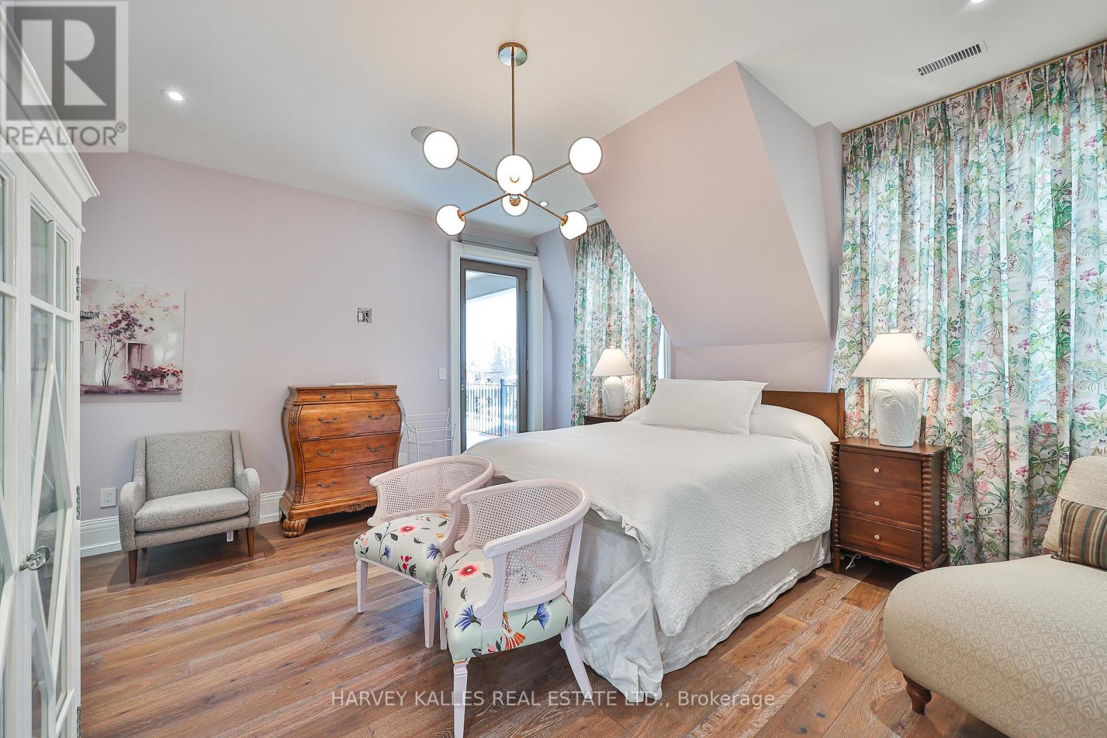 318 Maple Leaf Drive, Toronto, Ontario  M6L 1P6 - Photo 27 - W12760892