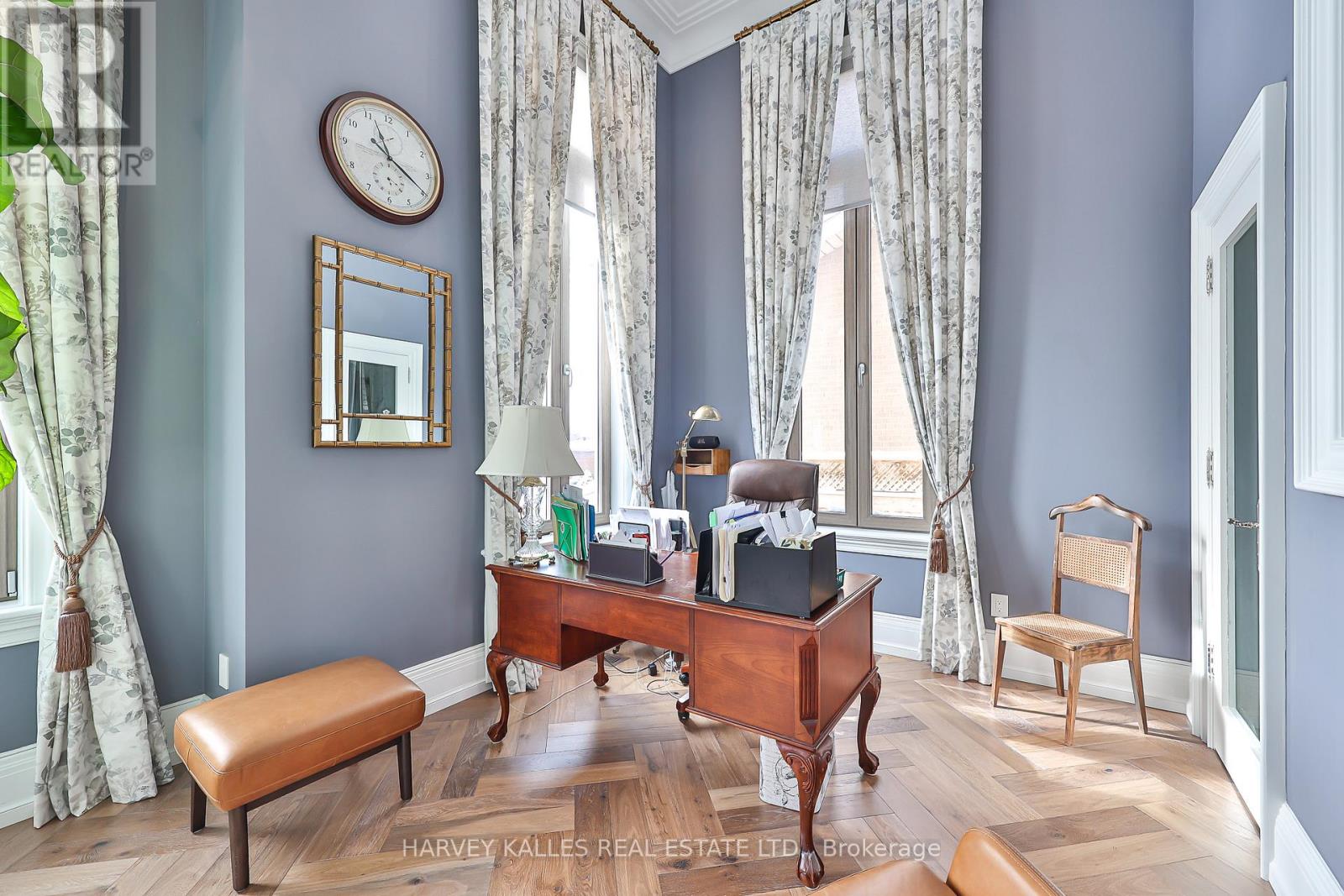 318 Maple Leaf Drive, Toronto, Ontario  M6L 1P6 - Photo 3 - W12760892