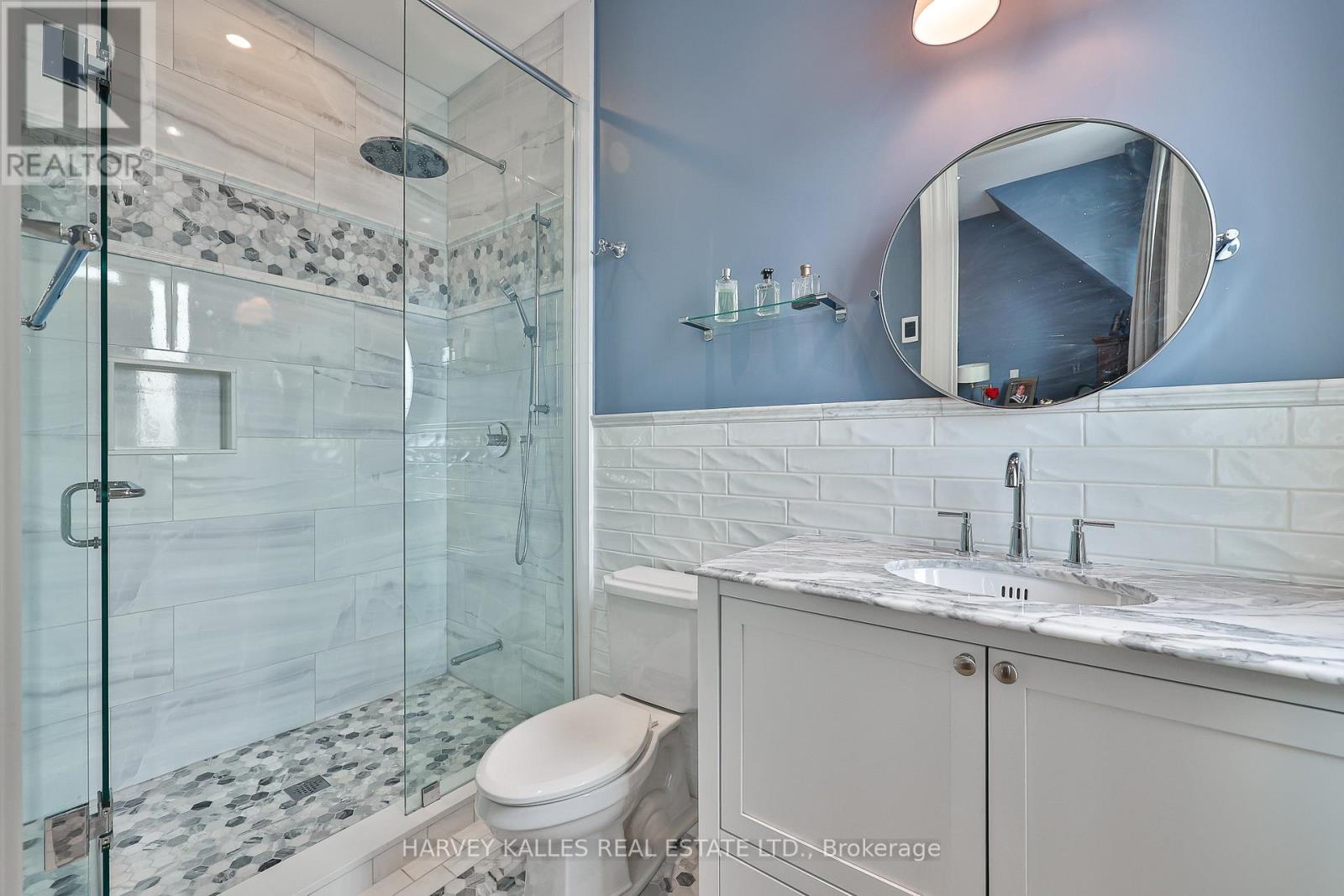 318 Maple Leaf Drive, Toronto, Ontario  M6L 1P6 - Photo 31 - W12760892