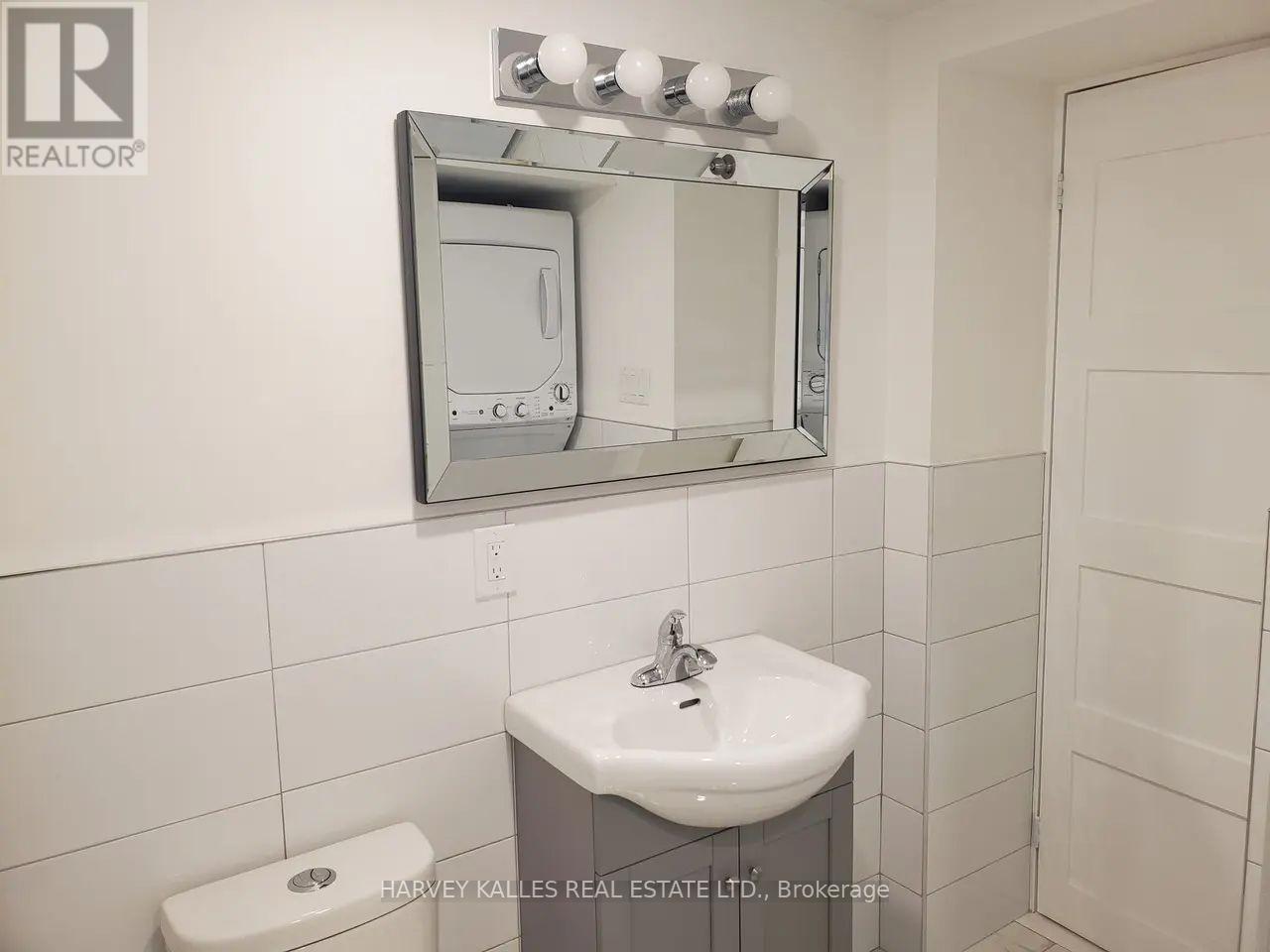 Lower - 1300 Lansdowne Avenue, Toronto, Ontario  M6K 2V9 - Photo 14 - W12765382