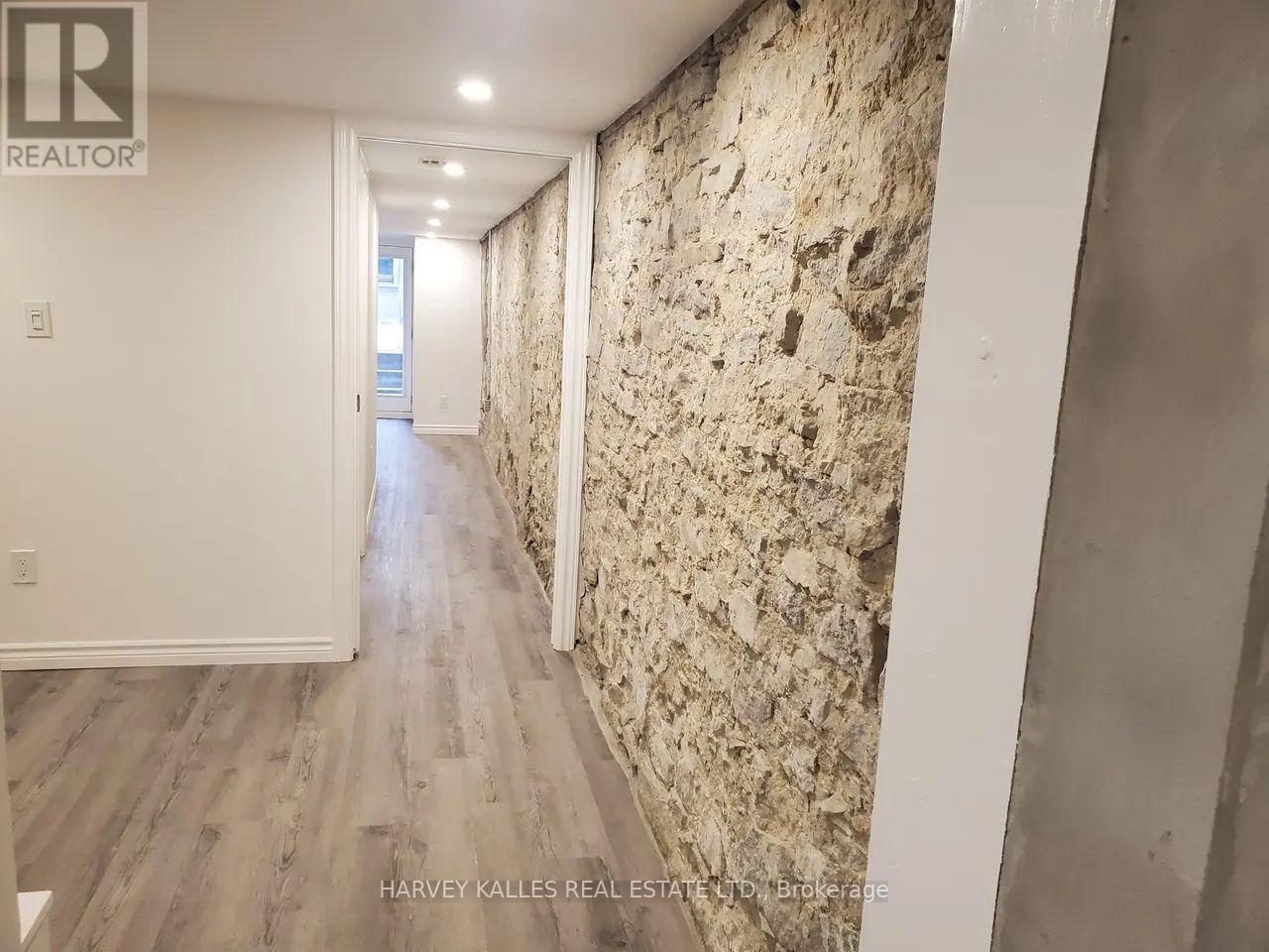 Lower - 1300 Lansdowne Avenue, Toronto, Ontario  M6K 2V9 - Photo 5 - W12765382