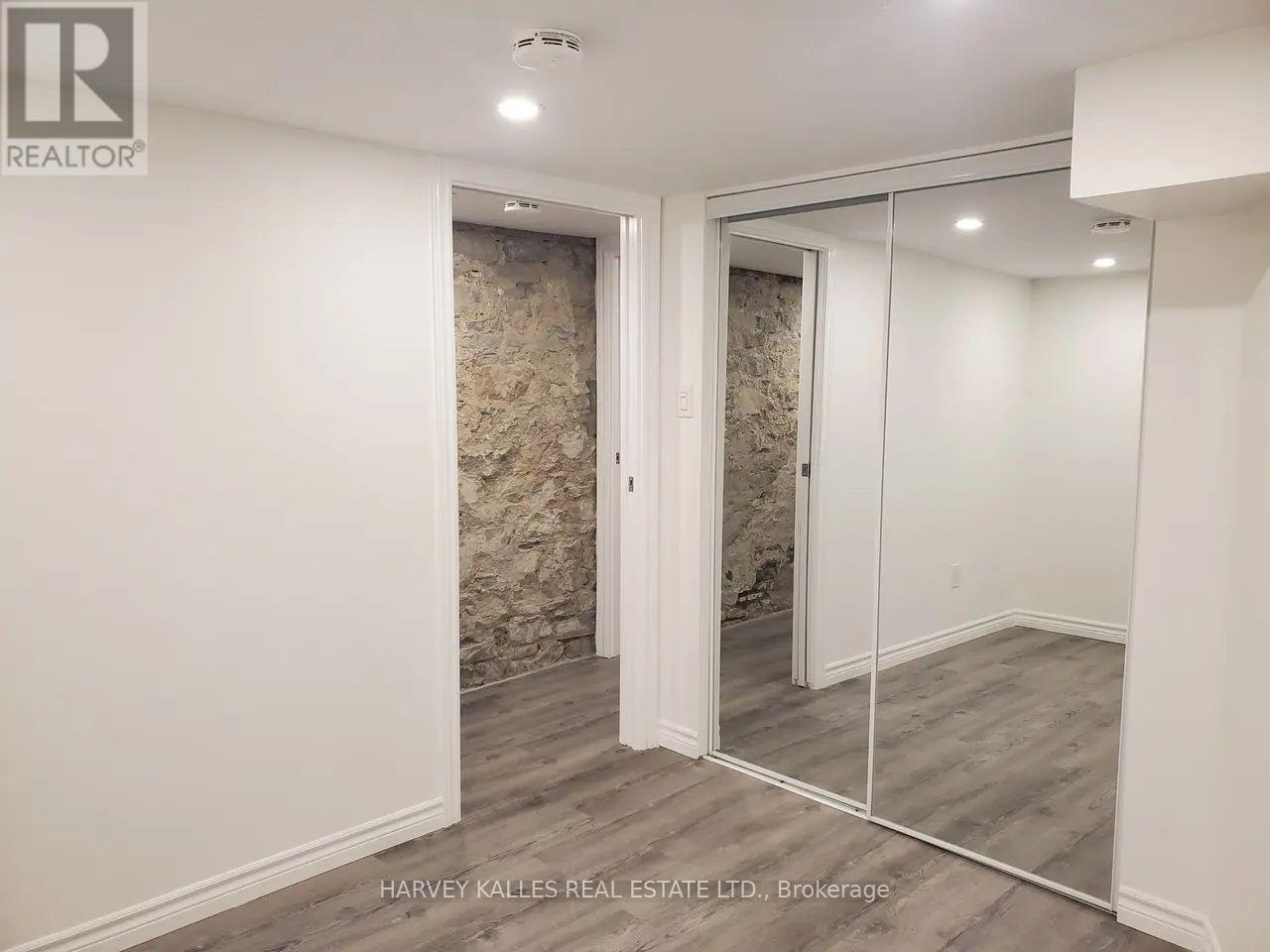 Lower - 1300 Lansdowne Avenue, Toronto, Ontario  M6K 2V9 - Photo 8 - W12765382