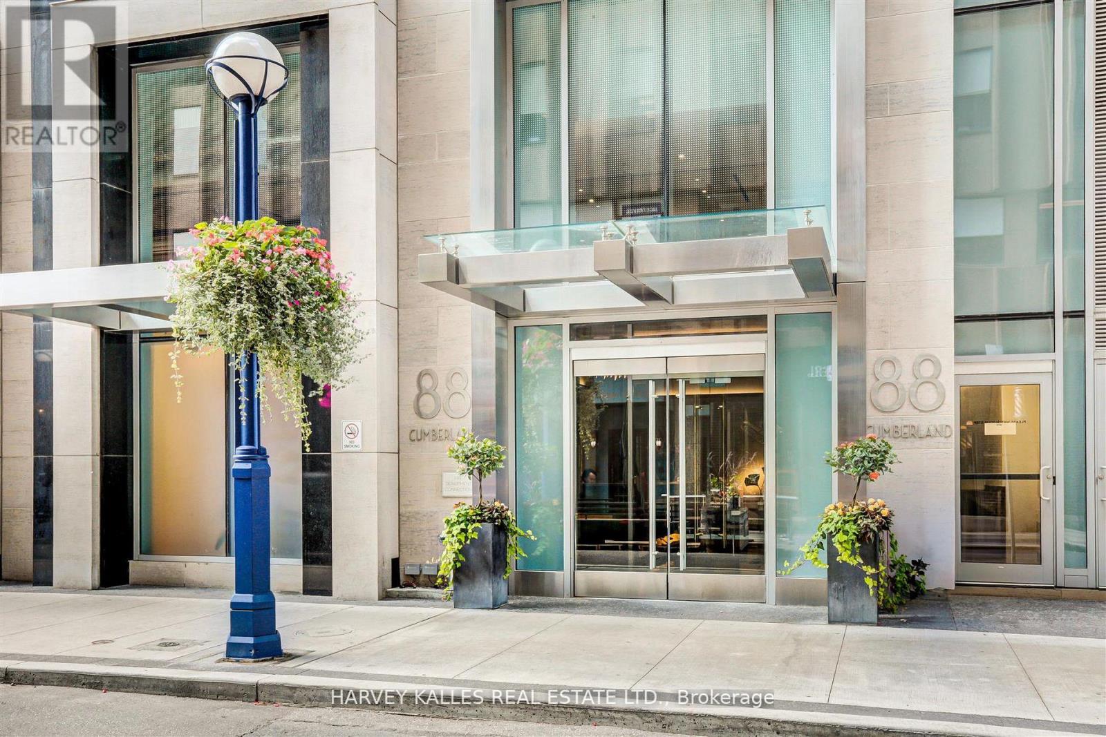 1804 - 88 Cumberland Street, Toronto, Ontario M5R 1A3 - Photo 2 - C12765846