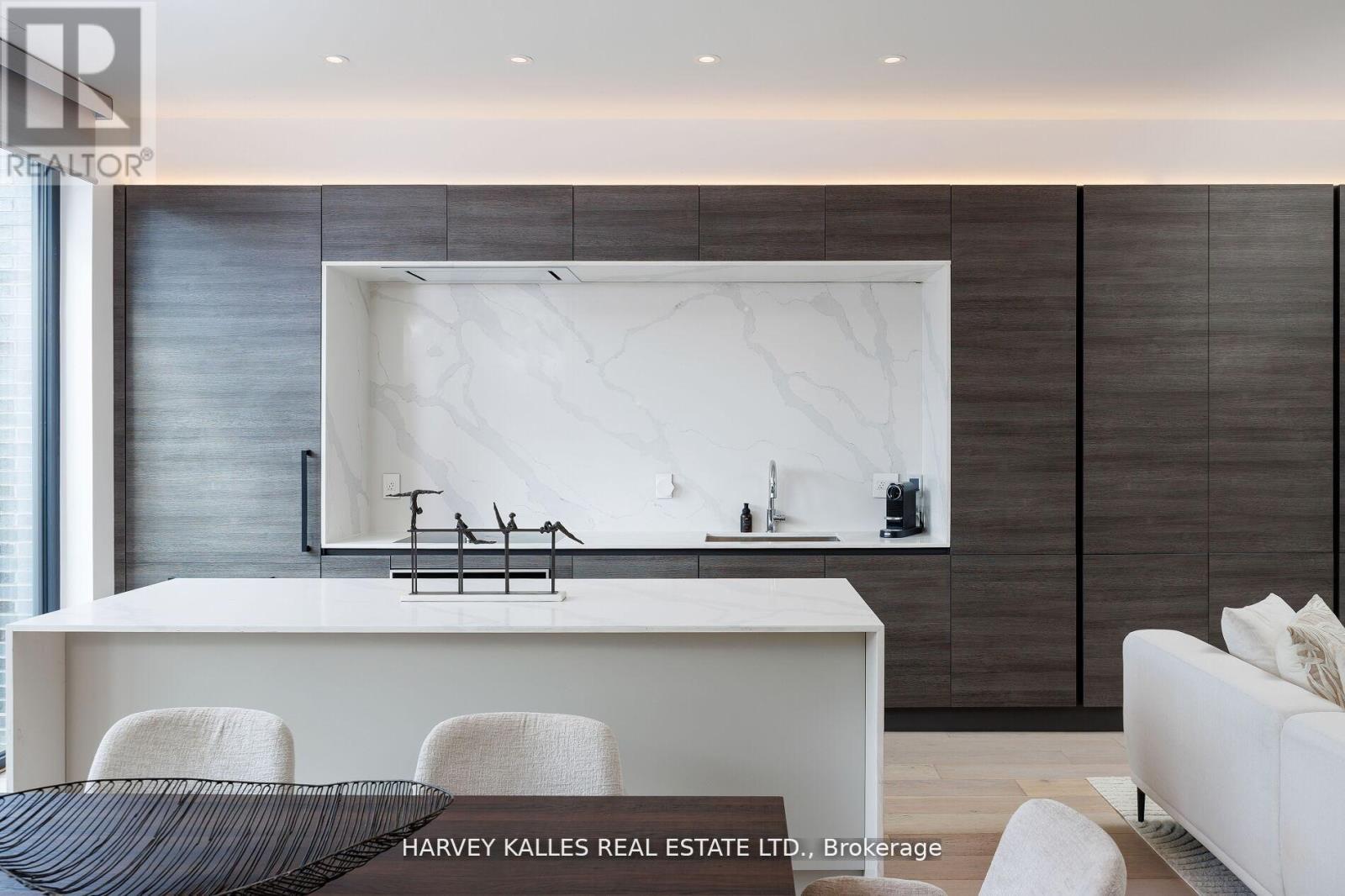 60 Hiltz Avenue, Toronto, Ontario M4L 2N5 - Photo 10 - E12767636