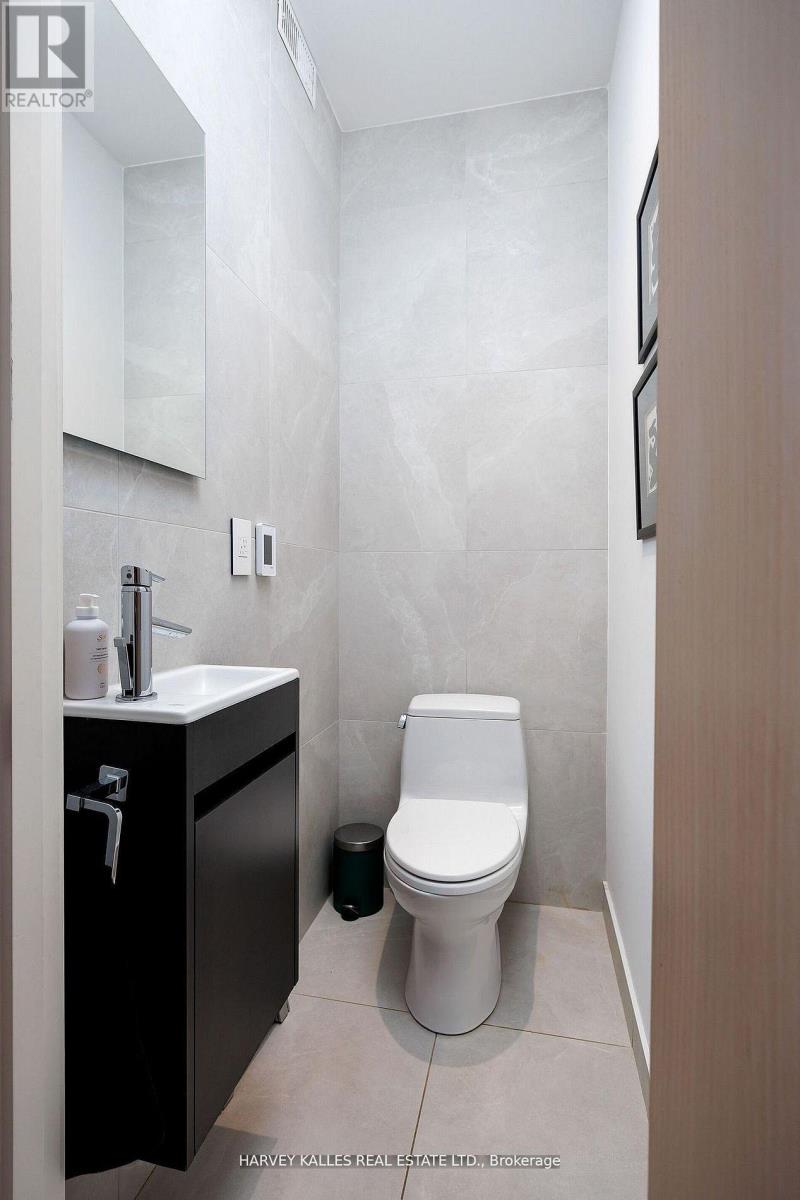 60 Hiltz Avenue, Toronto, Ontario M4L 2N5 - Photo 13 - E12767636