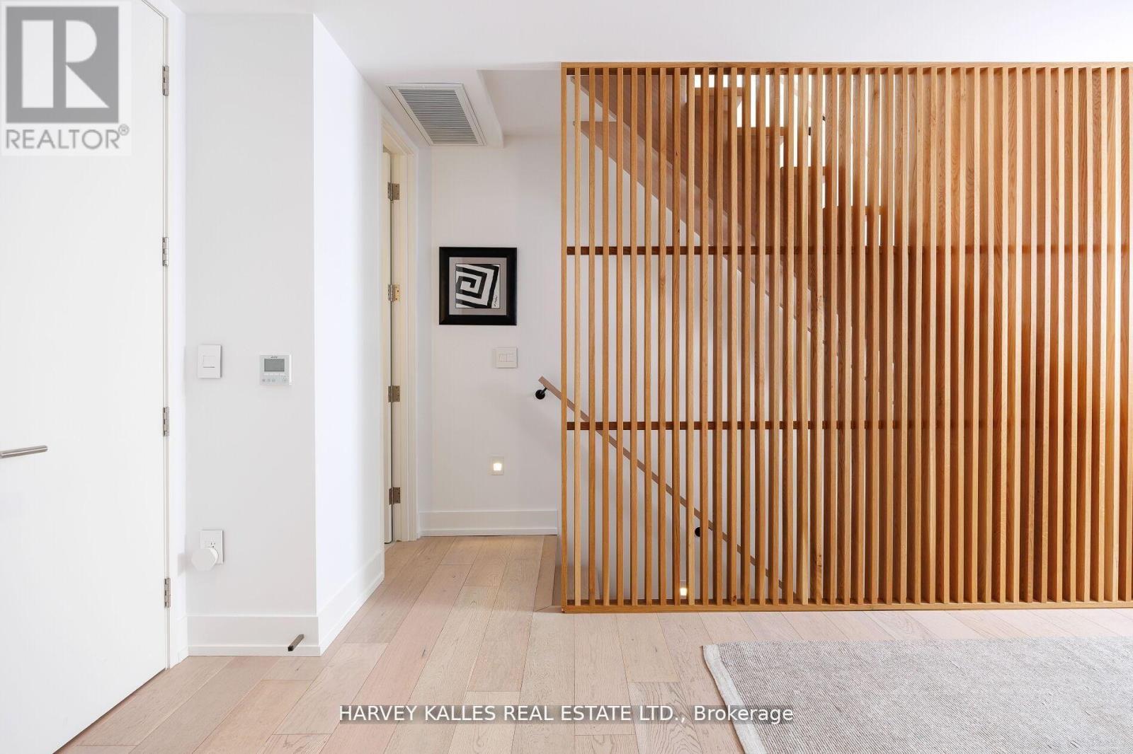 60 Hiltz Avenue, Toronto, Ontario M4L 2N5 - Photo 15 - E12767636