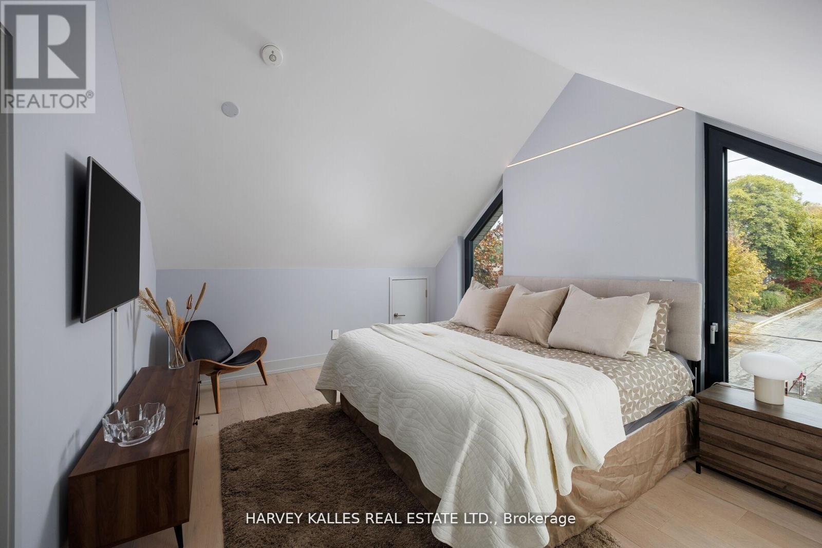 60 Hiltz Avenue, Toronto, Ontario M4L 2N5 - Photo 33 - E12767636