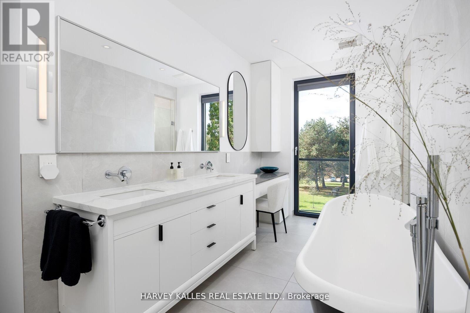 60 Hiltz Avenue, Toronto, Ontario M4L 2N5 - Photo 36 - E12767636