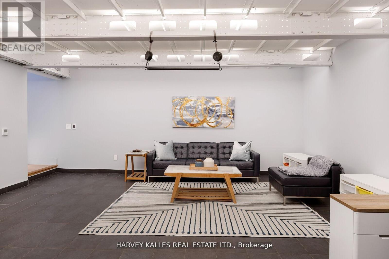 60 Hiltz Avenue, Toronto, Ontario M4L 2N5 - Photo 37 - E12767636