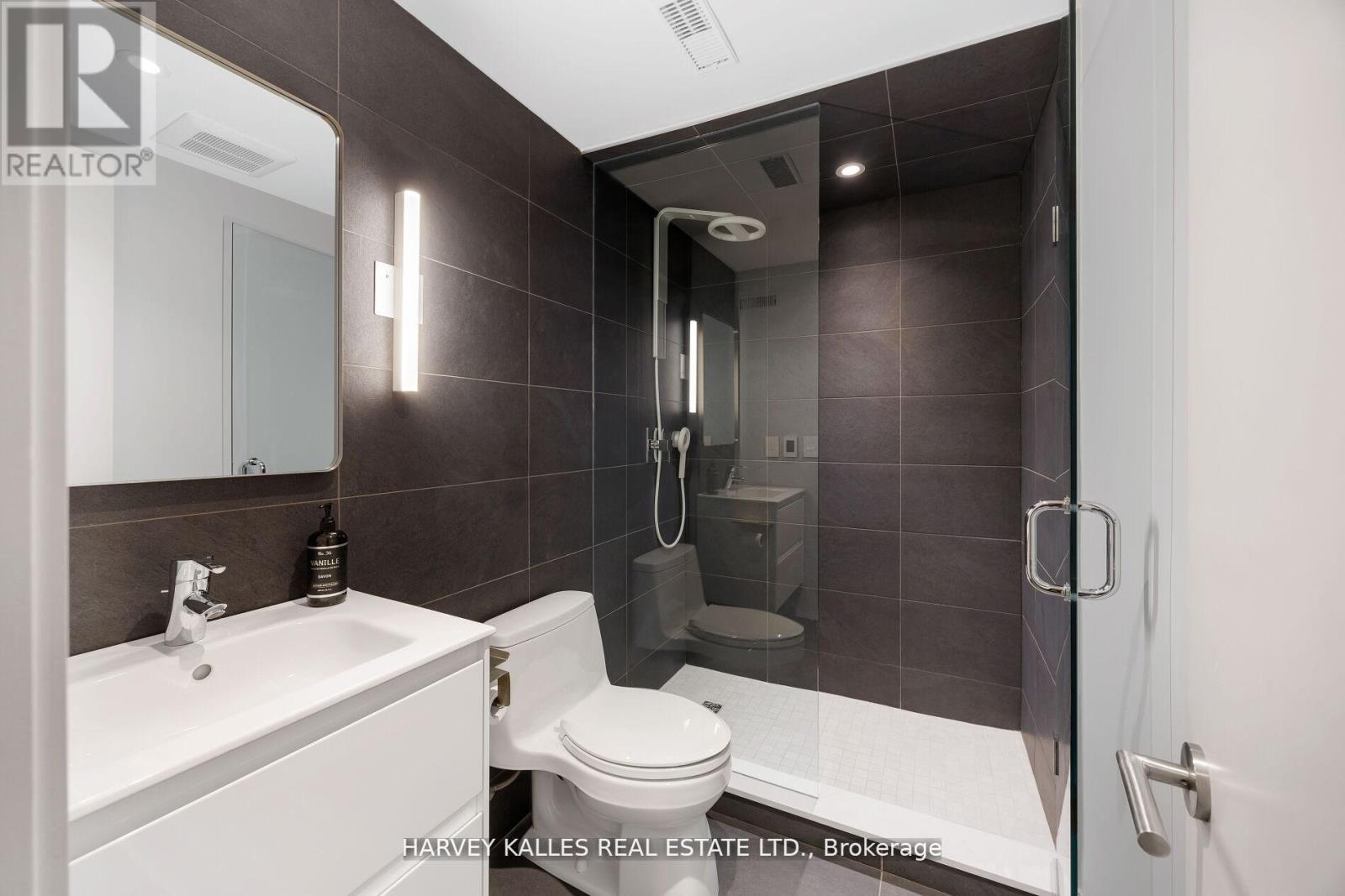 60 Hiltz Avenue, Toronto, Ontario M4L 2N5 - Photo 41 - E12767636