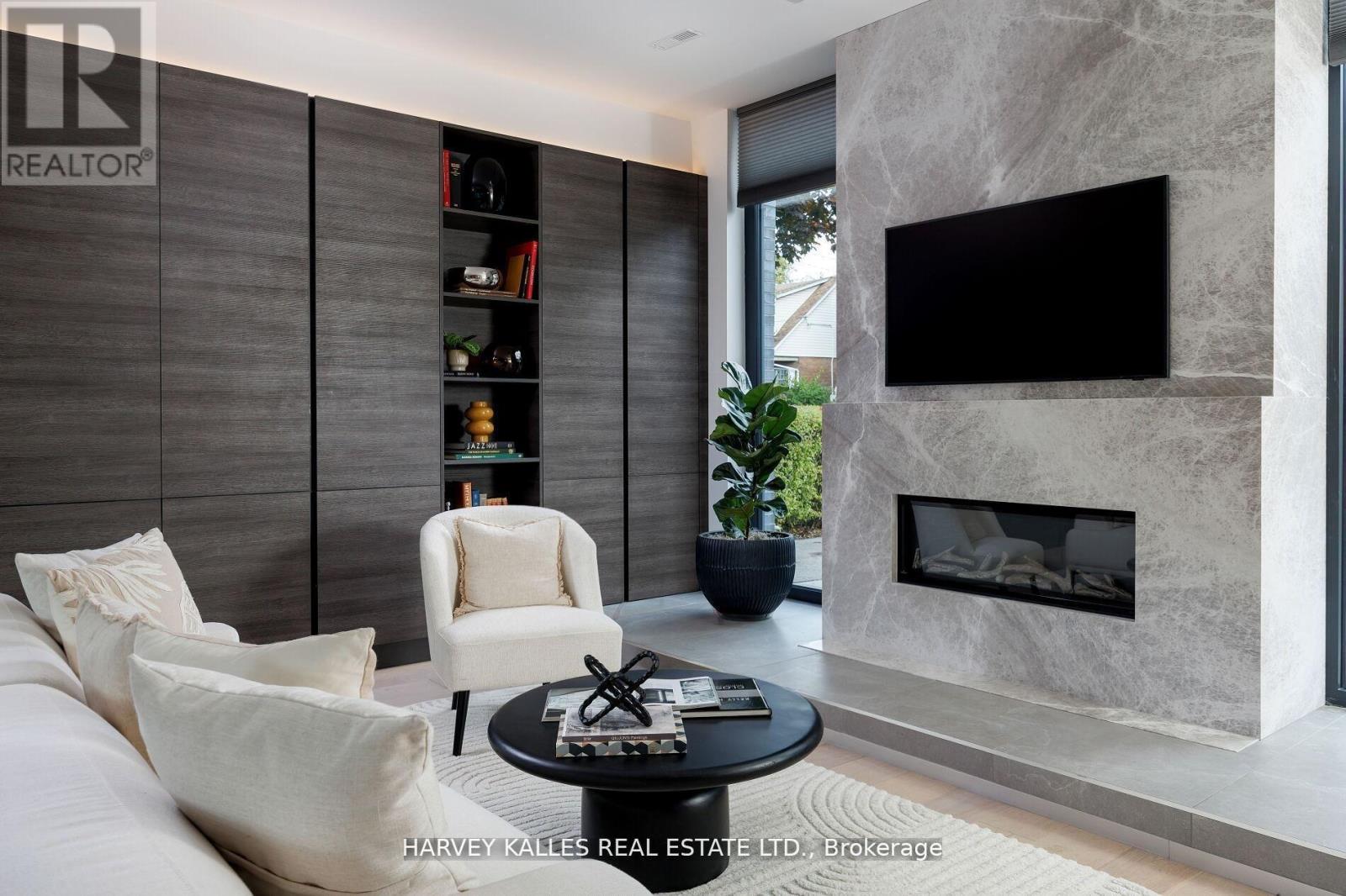 60 Hiltz Avenue, Toronto, Ontario M4L 2N5 - Photo 5 - E12767636