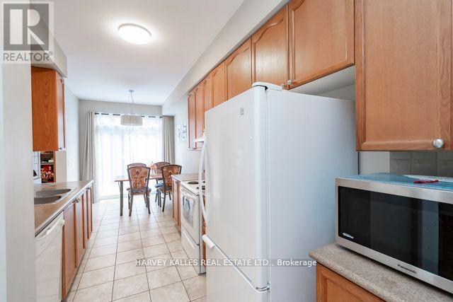 3886 Skyview Street, Mississauga, Ontario  L5M 8A4 - Photo 13 - W12768754