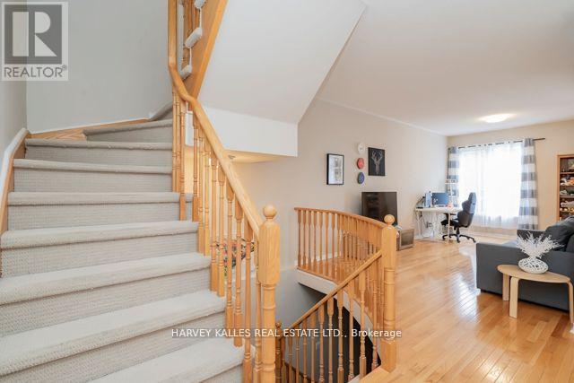 3886 Skyview Street, Mississauga, Ontario  L5M 8A4 - Photo 20 - W12768754