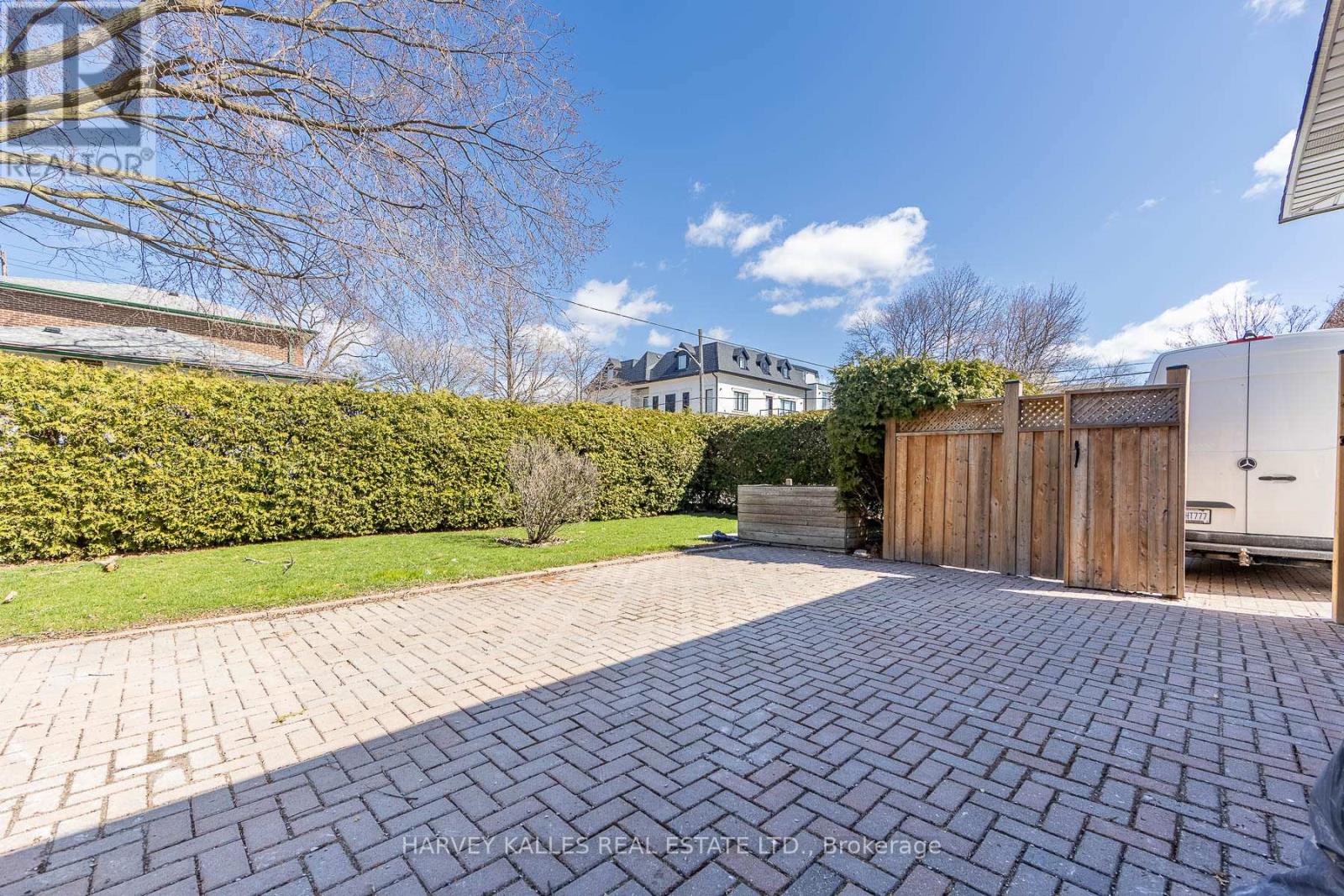 Bsmt 2 - 550 Glencairn Avenue, Toronto, Ontario M6B 1Z4 - Photo 2 - C12769736