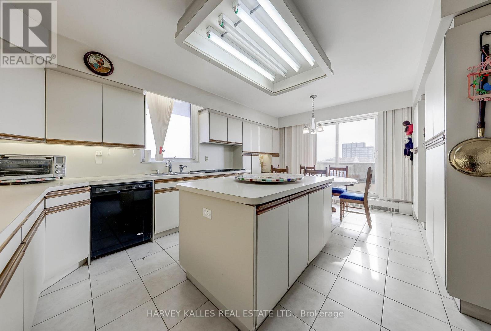 1001 - 2600 Bathurst Street, Toronto, Ontario  M6B 2Z4 - Photo 14 - C12770784