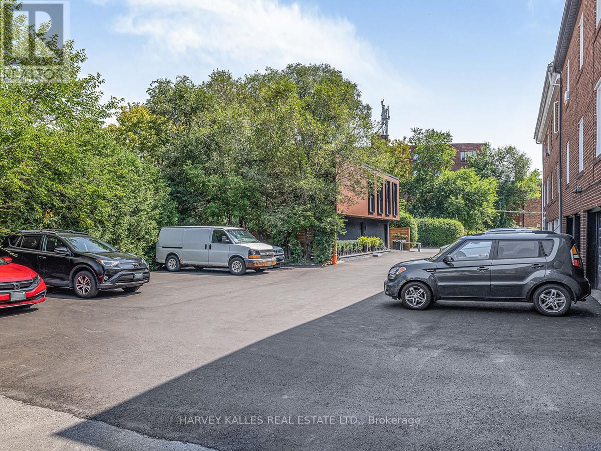 2 - 8 Markdale Avenue, Toronto, Ontario  M6C 1S9 - Photo 18 - C12772862