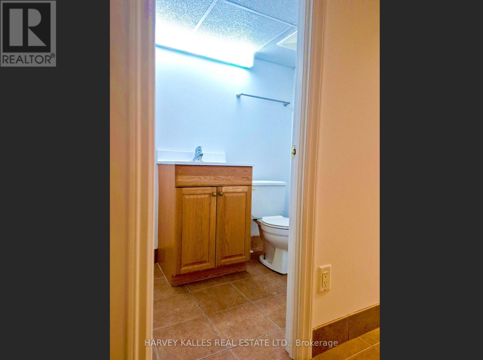 Main - 974 Bathurst Street, Toronto, Ontario M5R 3G6 - Photo 8 - C12776630