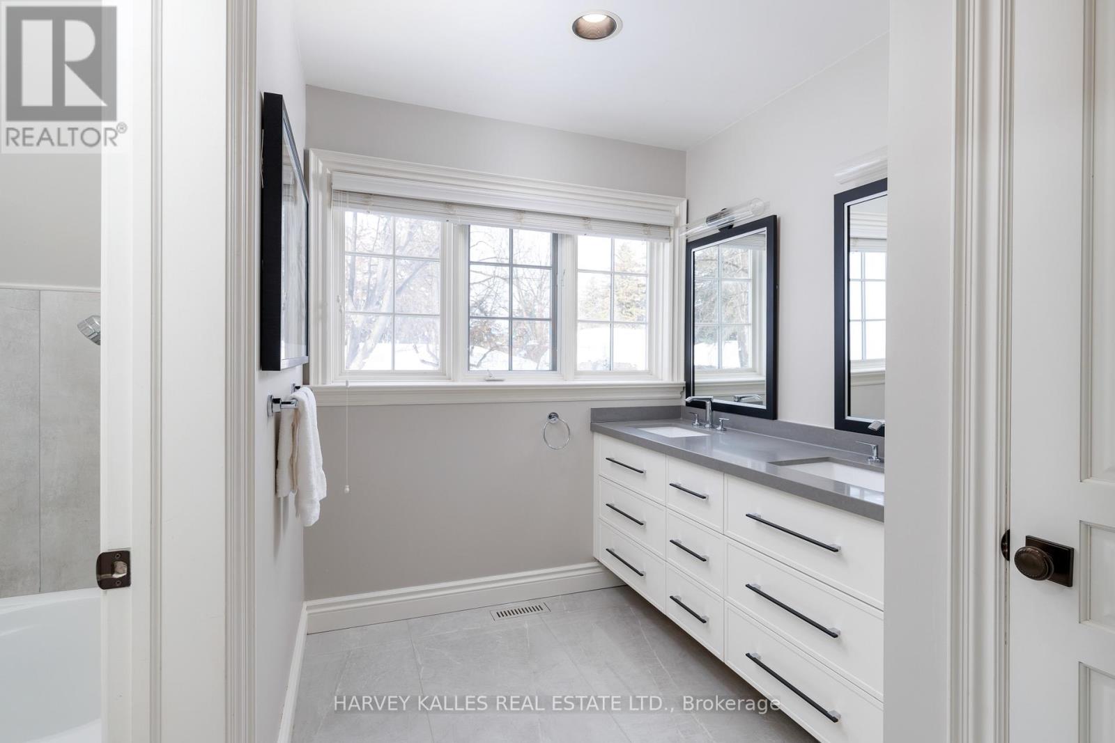 7 Romney Road, Toronto, Ontario M9A 4E9 - Photo 35 - W12776882