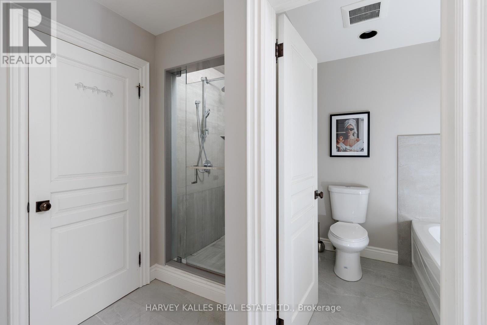 7 Romney Road, Toronto, Ontario M9A 4E9 - Photo 36 - W12776882