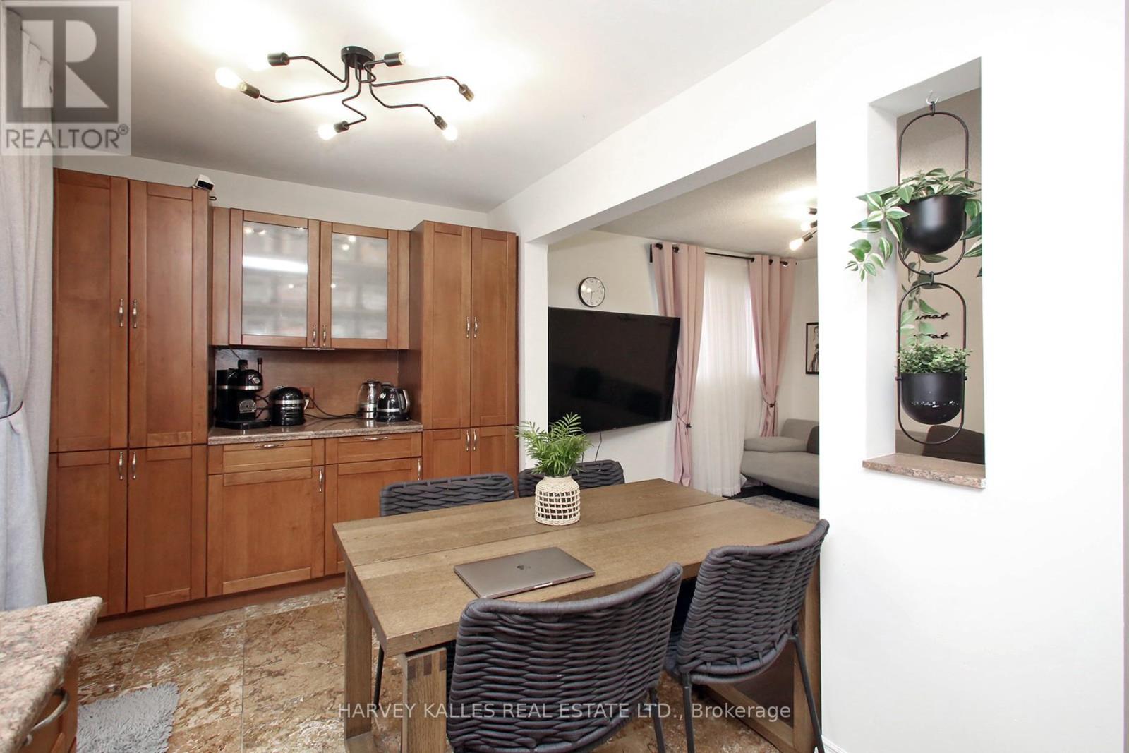 161 Romfield Circuit, Markham, Ontario L3T 3H7 - Photo 16 - N12778892