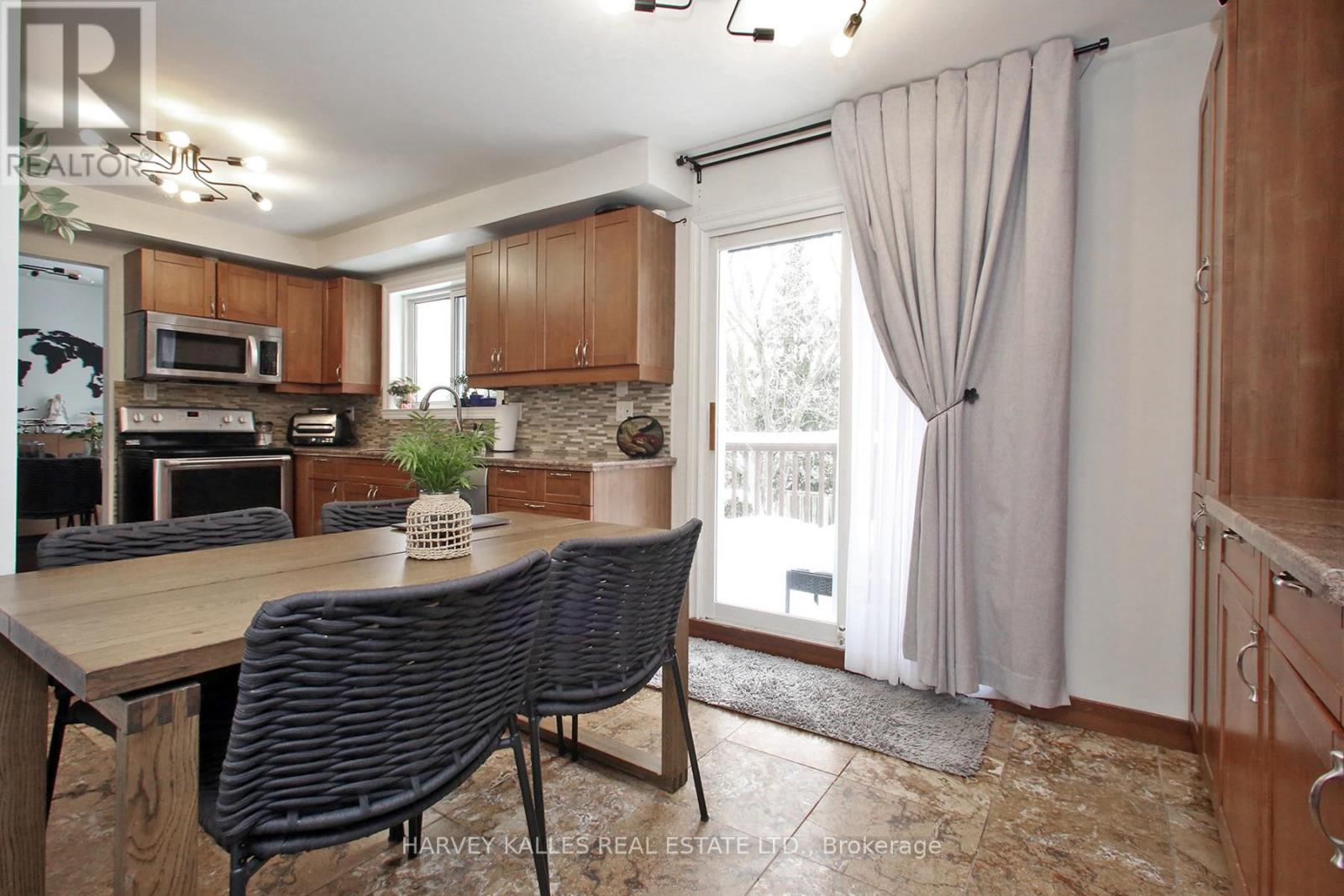 161 Romfield Circuit, Markham, Ontario L3T 3H7 - Photo 17 - N12778892