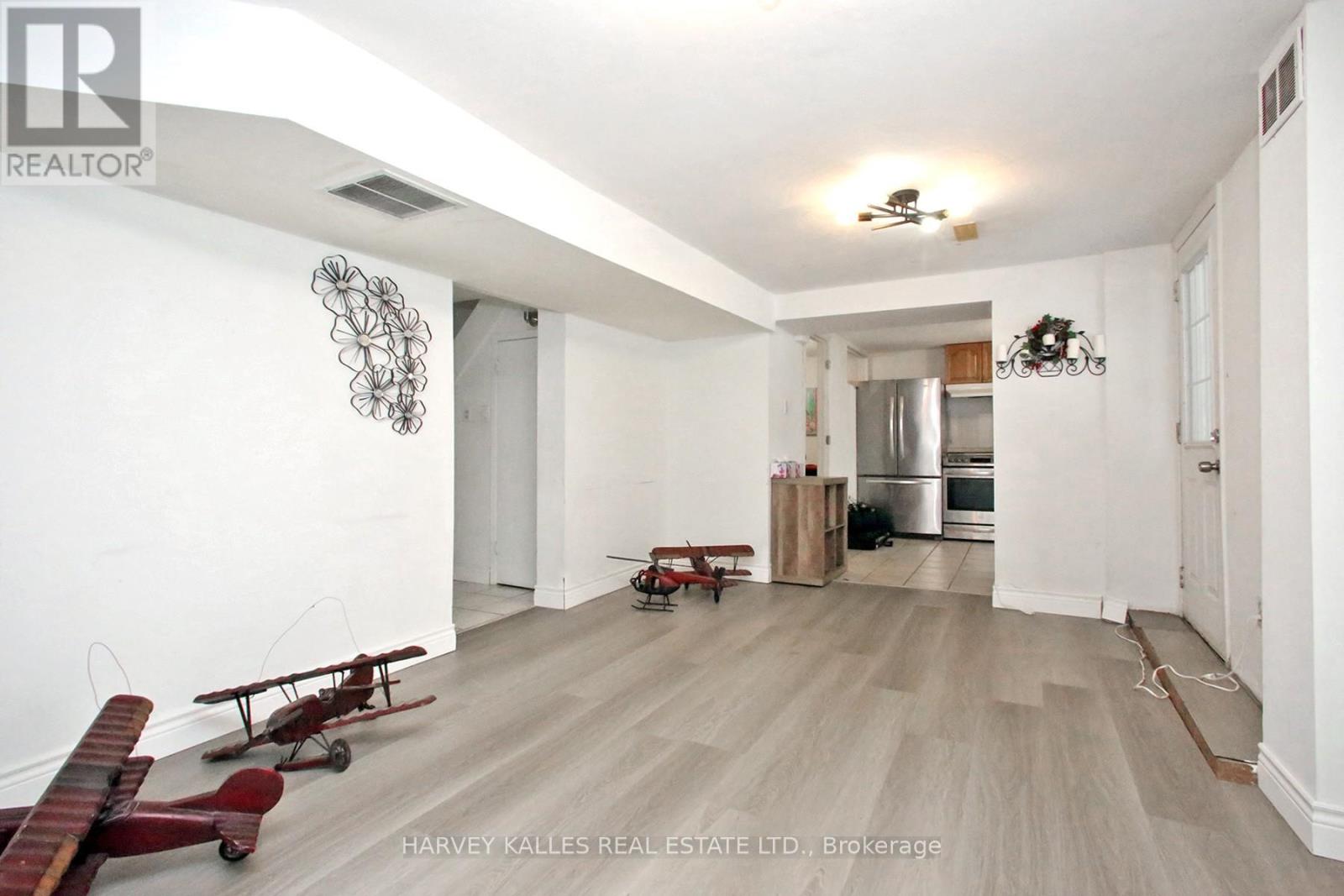 161 Romfield Circuit, Markham, Ontario L3T 3H7 - Photo 24 - N12778892