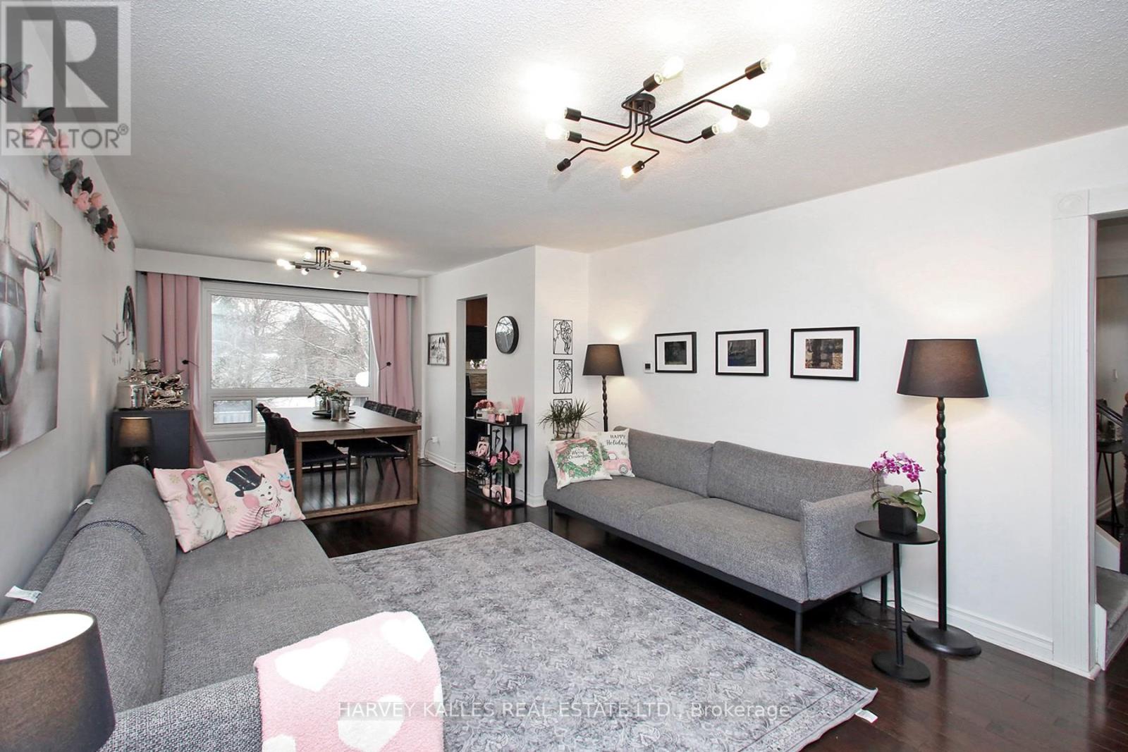 161 Romfield Circuit, Markham, Ontario L3T 3H7 - Photo 8 - N12778892