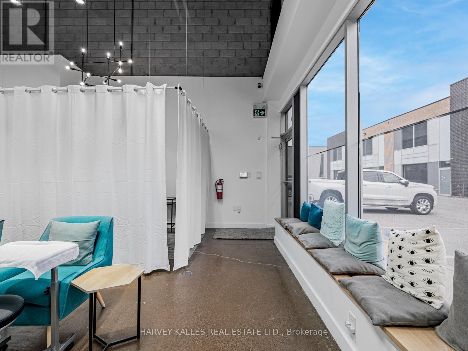 57 - 1215 Queensway E, Mississauga, Ontario  L4Y 0G4 - Photo 3 - W12782860