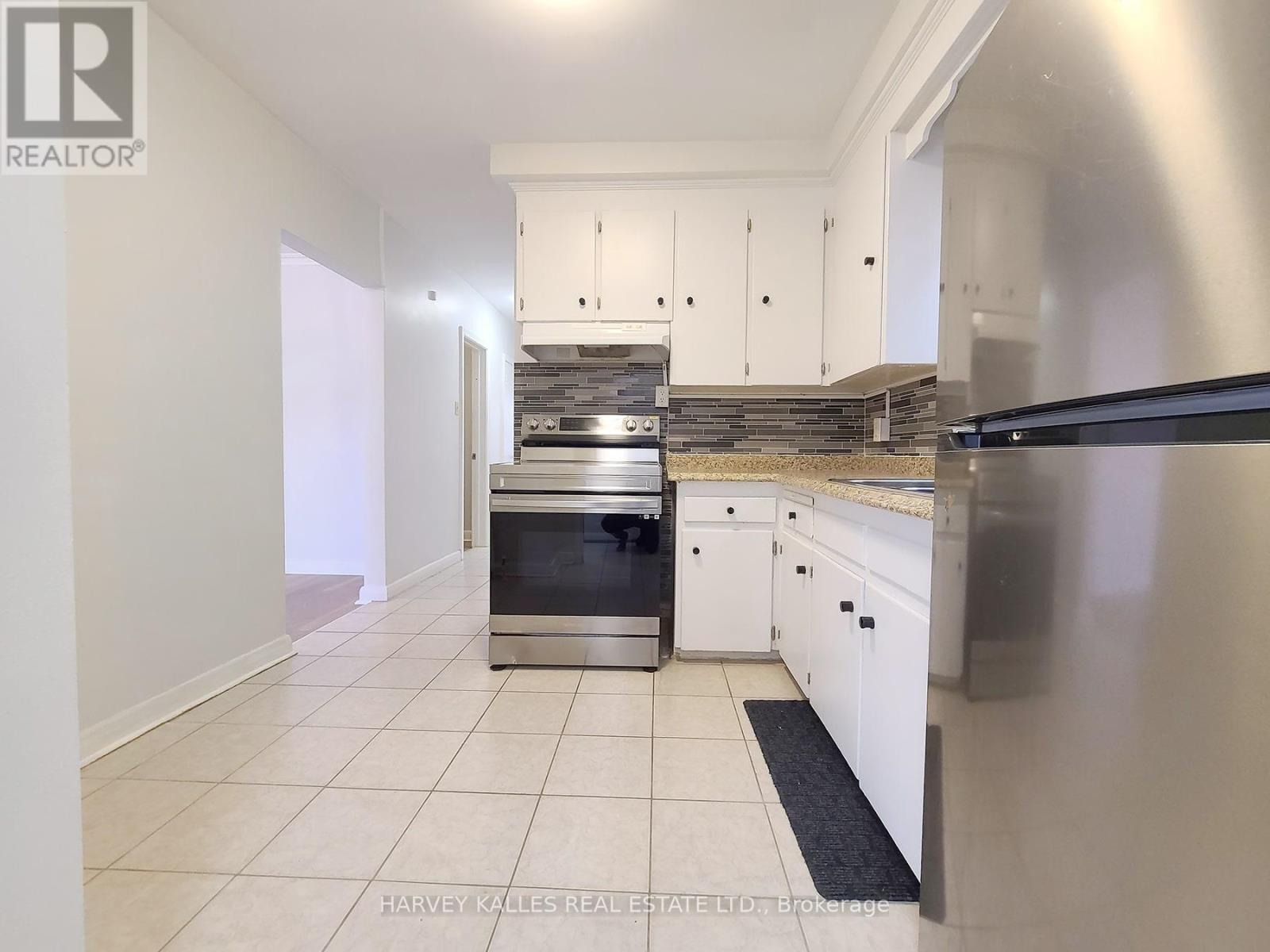 2 - 350 Hopewell Avenue, Toronto, Ontario M6E 2S2 - Photo 8 - W12783790