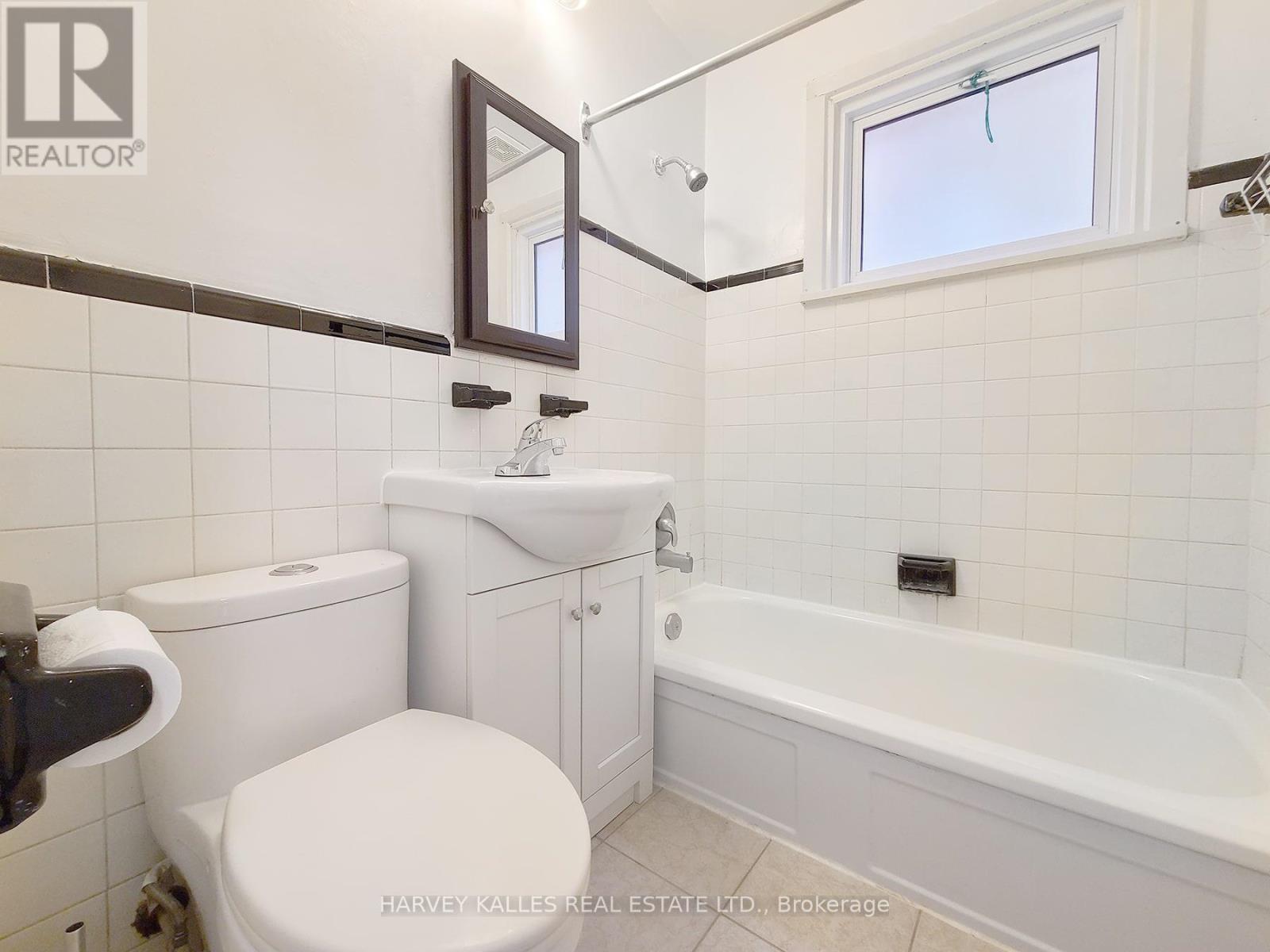 2 - 350 Hopewell Avenue, Toronto, Ontario M6E 2S2 - Photo 9 - W12783790