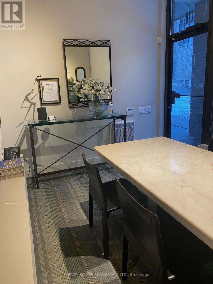 4 - 220 Avenue Road, Toronto, Ontario  M5R 2J4 - Photo 2 - C12784536