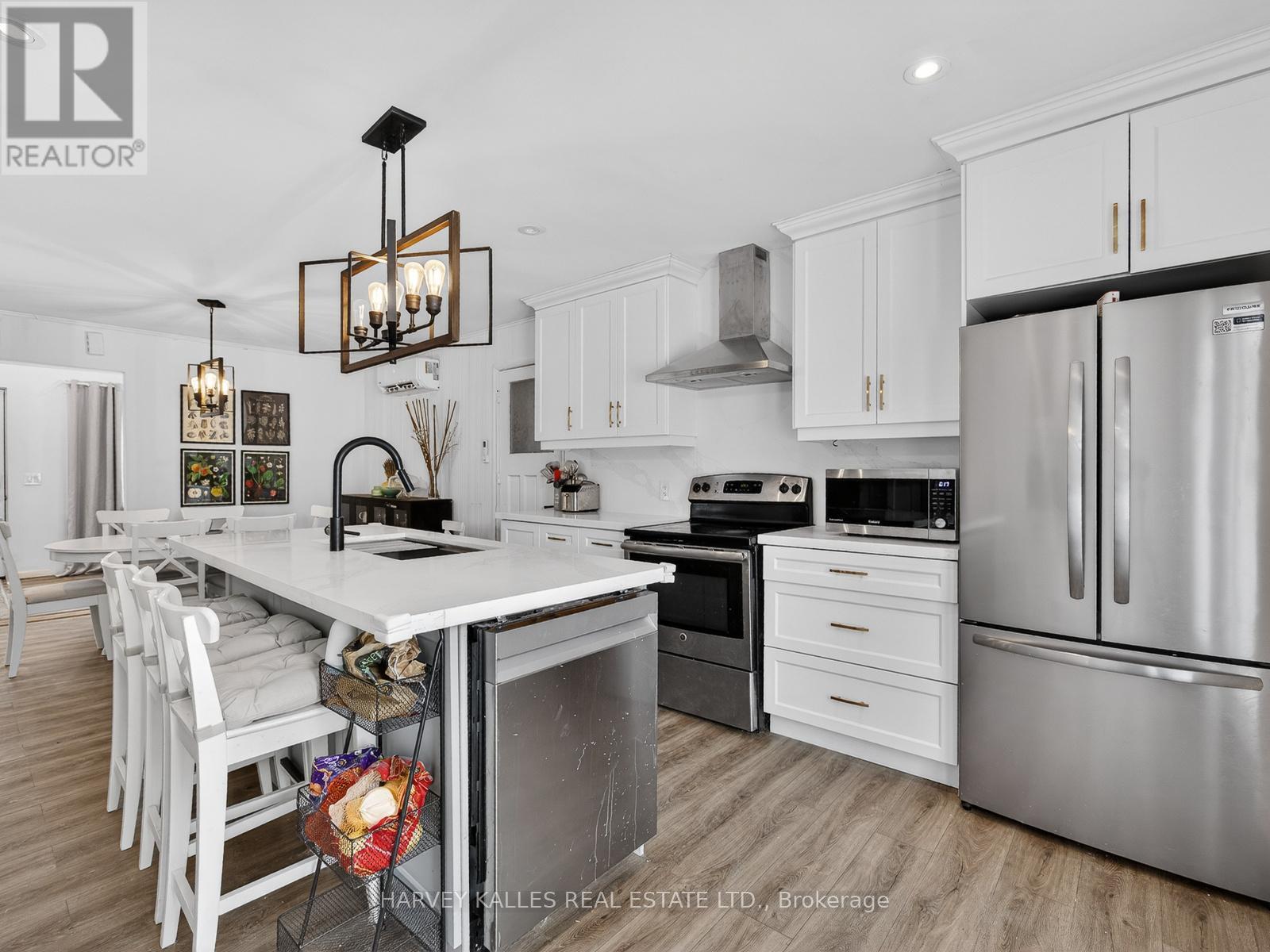 22 Second Street, Georgina, Ontario  L0E 1E0 - Photo 6 - N12784894