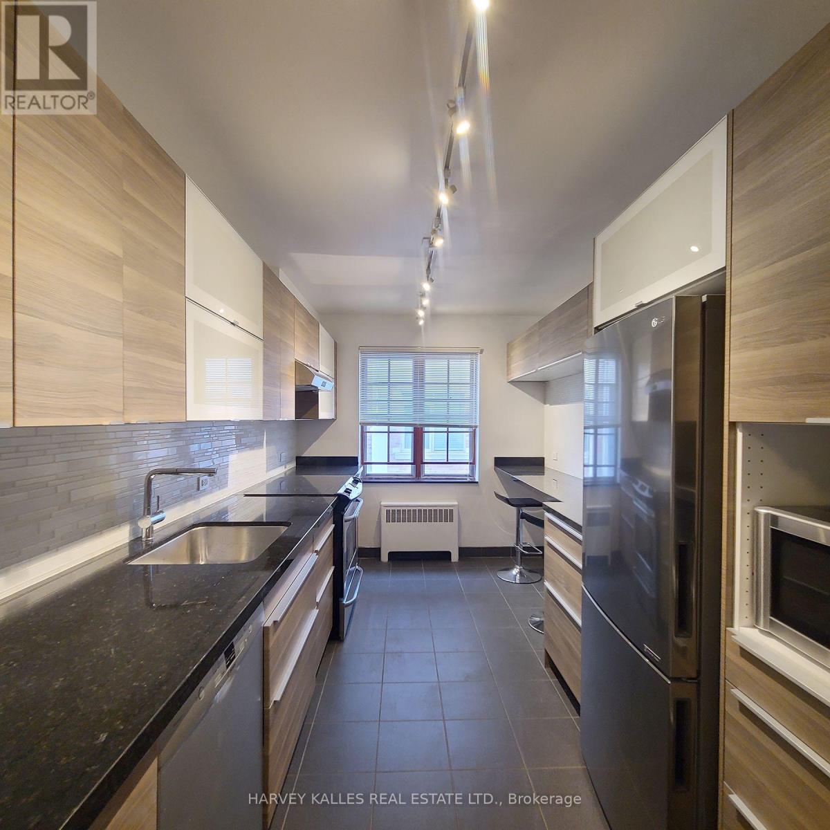 6 - 65 Old Mill Road, Toronto, Ontario M8X 1G9 - Photo 5 - W12784834