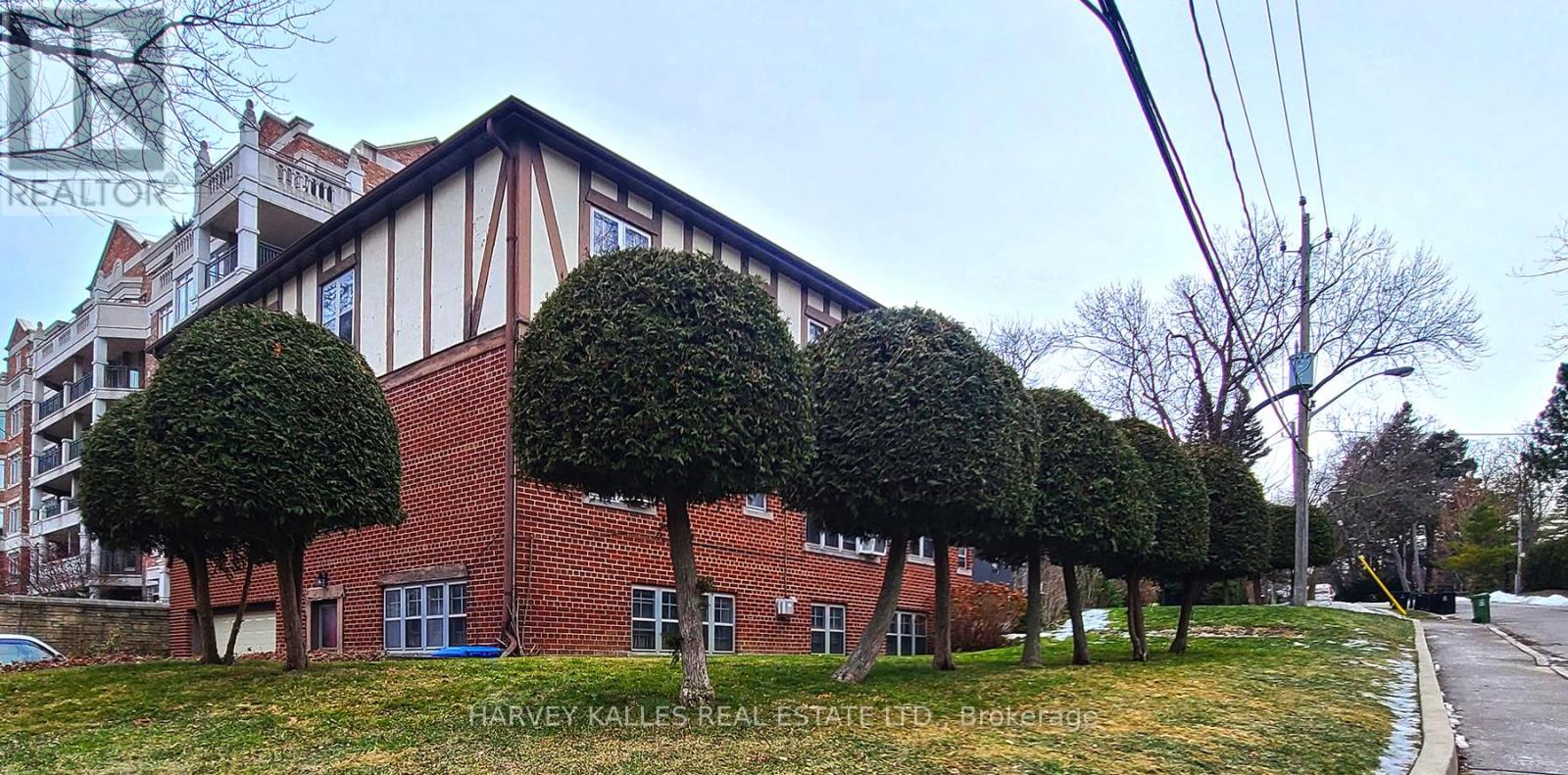 7 - 65 Old Mill Road, Toronto, Ontario M8X 1G9 - Photo 2 - W12784842