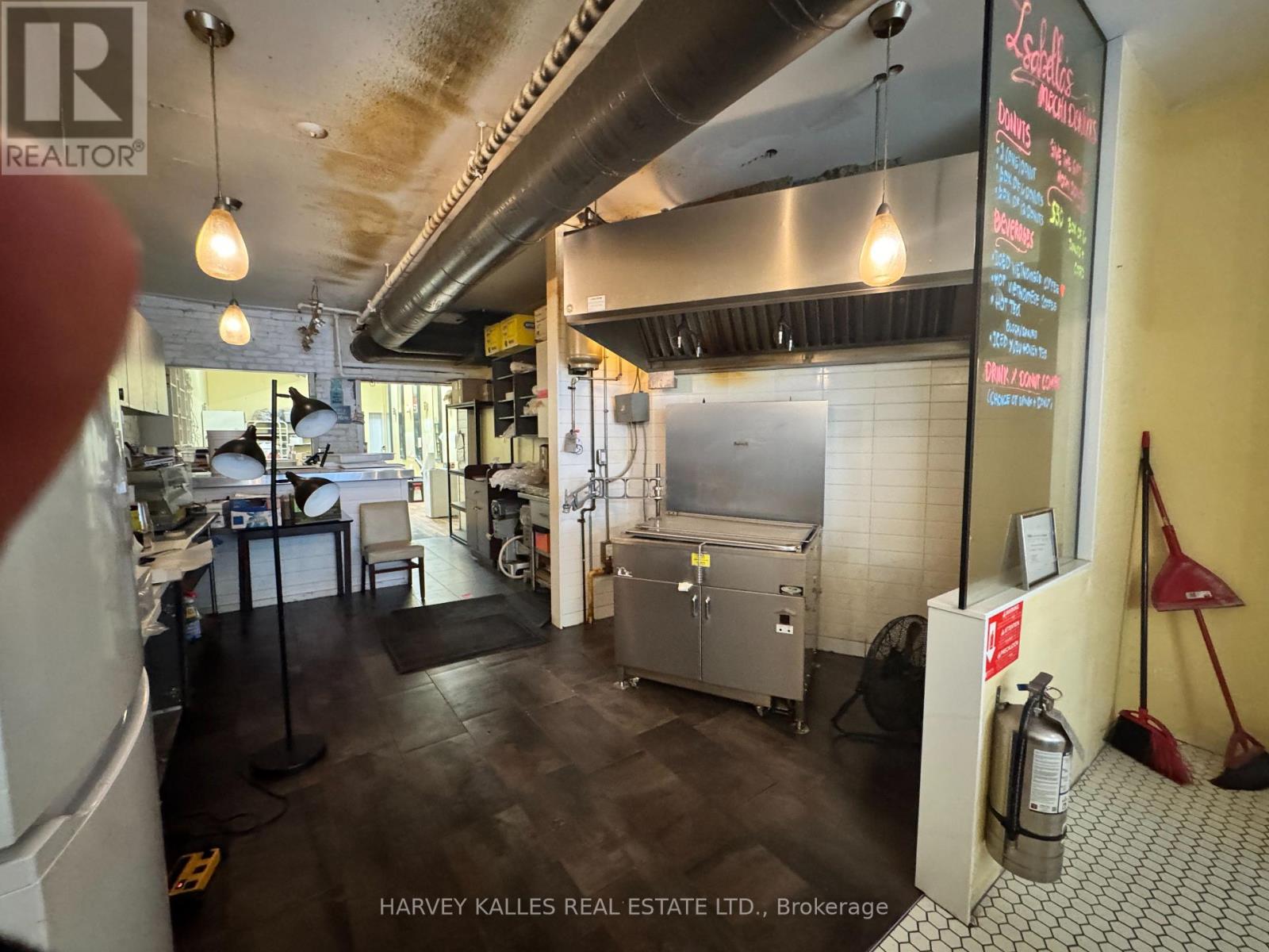 2066 Queen Street E, Toronto, Ontario  M4E 1C9 - Photo 4 - E12785350