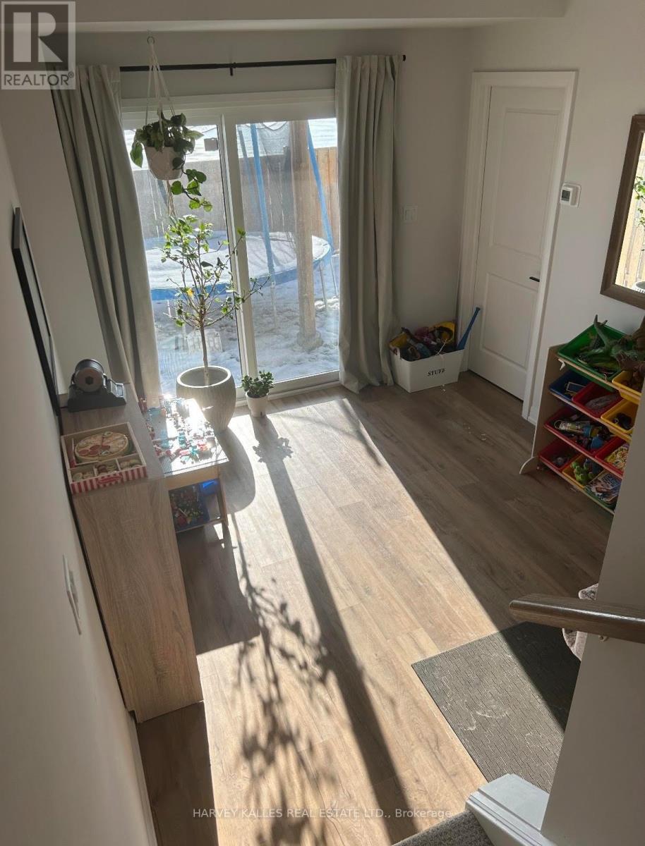 99 - 155 Equestrian Way, Cambridge, Ontario  N3E 0E8 - Photo 3 - X12786340