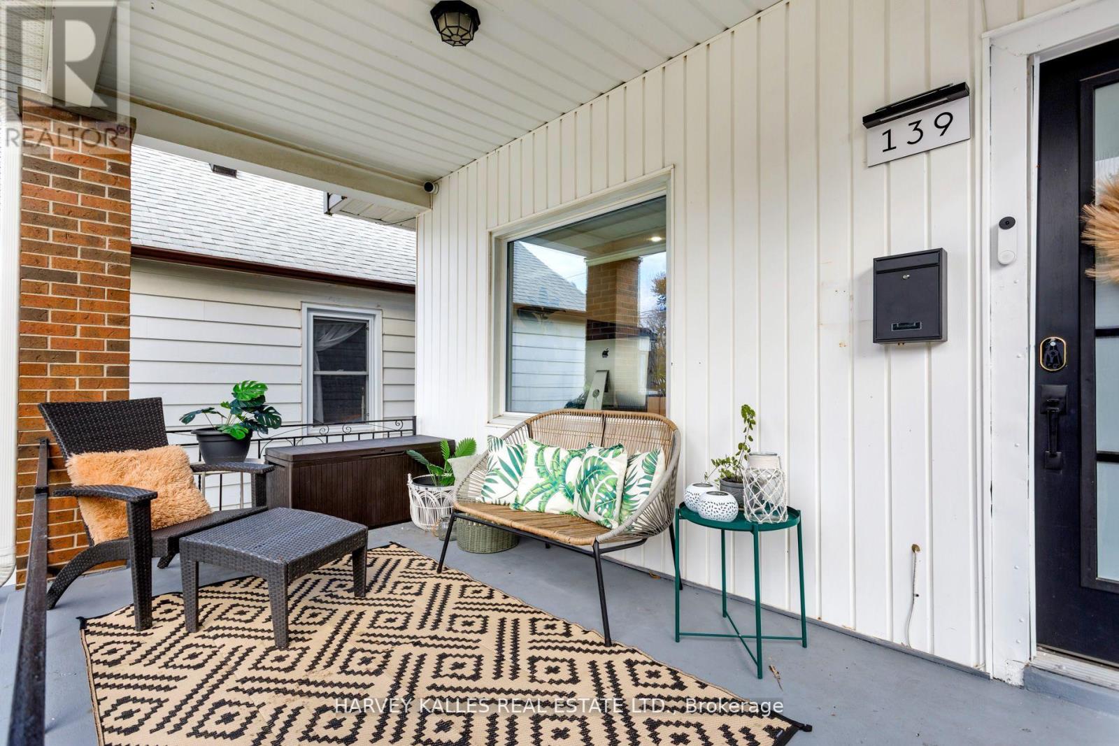 139 King Edward Avenue, Toronto, Ontario  M4C 5J7 - Photo 9 - E12787258