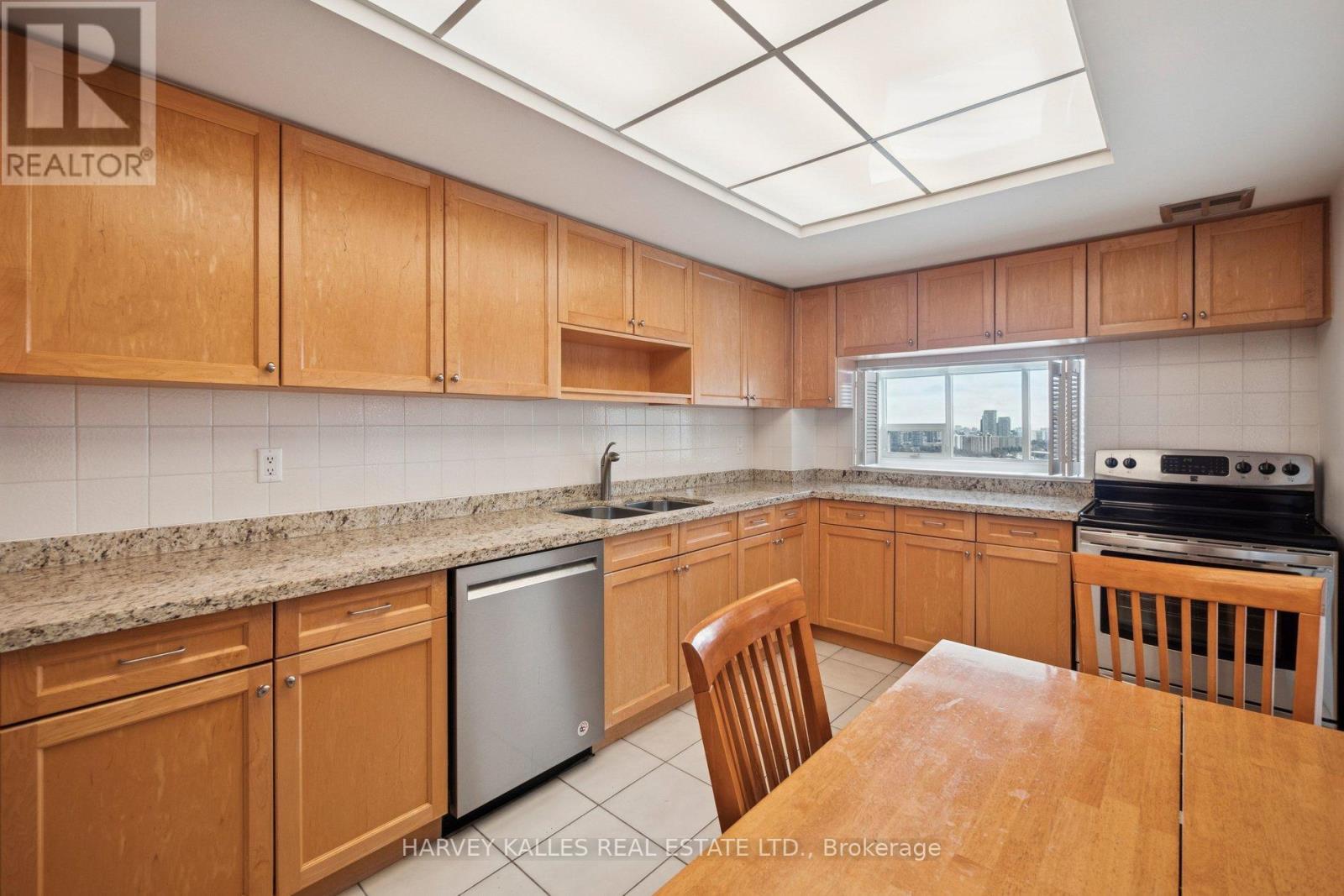 2403 - 55 Skymark Drive, Toronto, Ontario M2H 3N4 - Photo 18 - C12787718