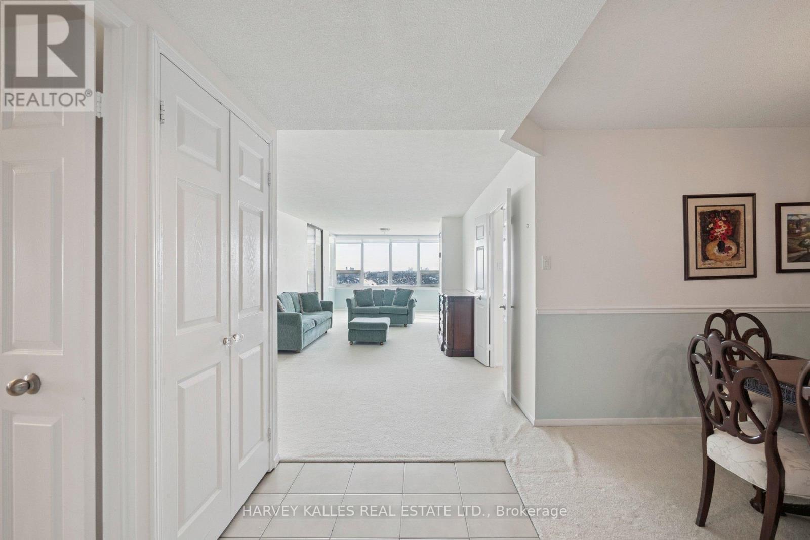 2403 - 55 Skymark Drive, Toronto, Ontario M2H 3N4 - Photo 6 - C12787718