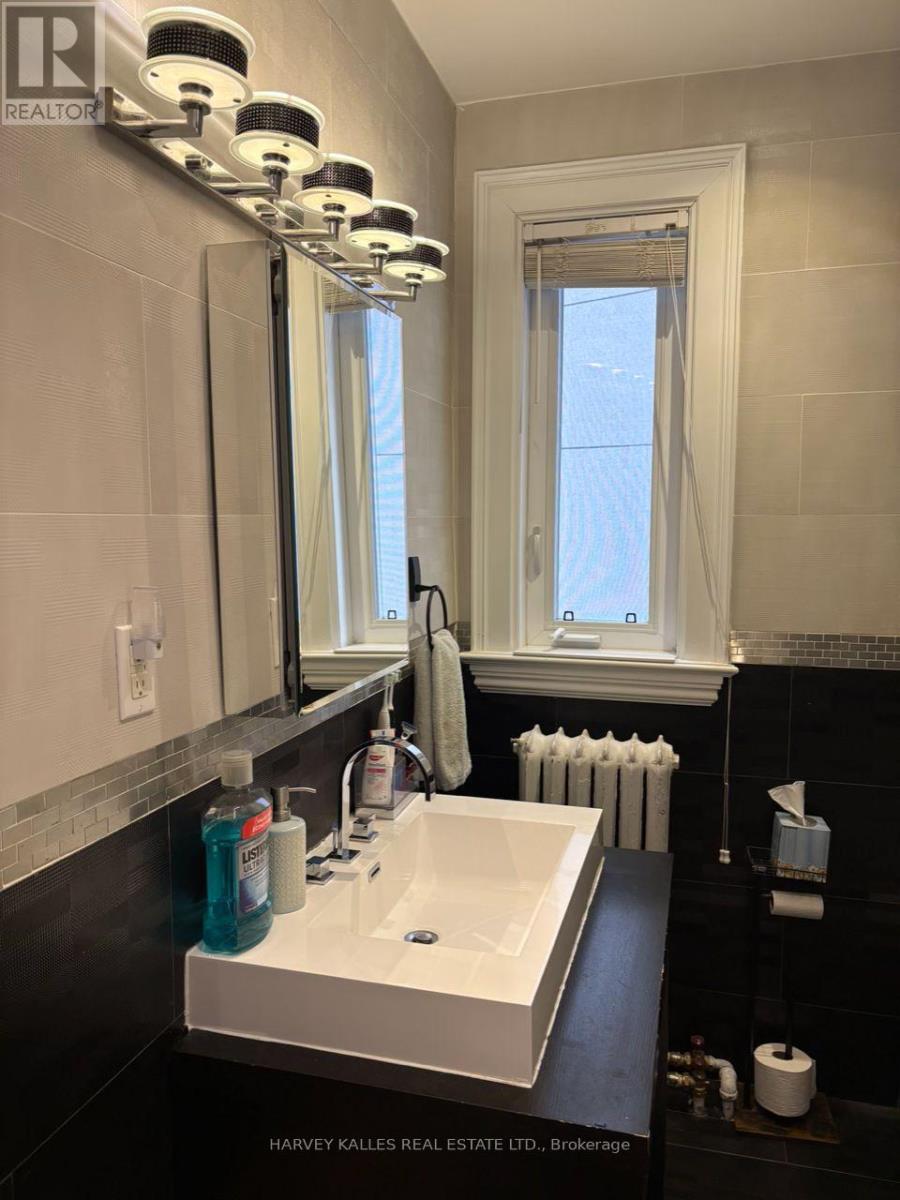 Main - 306 Spadina Road, Toronto, Ontario  M5R 2V6 - Photo 12 - C12788026