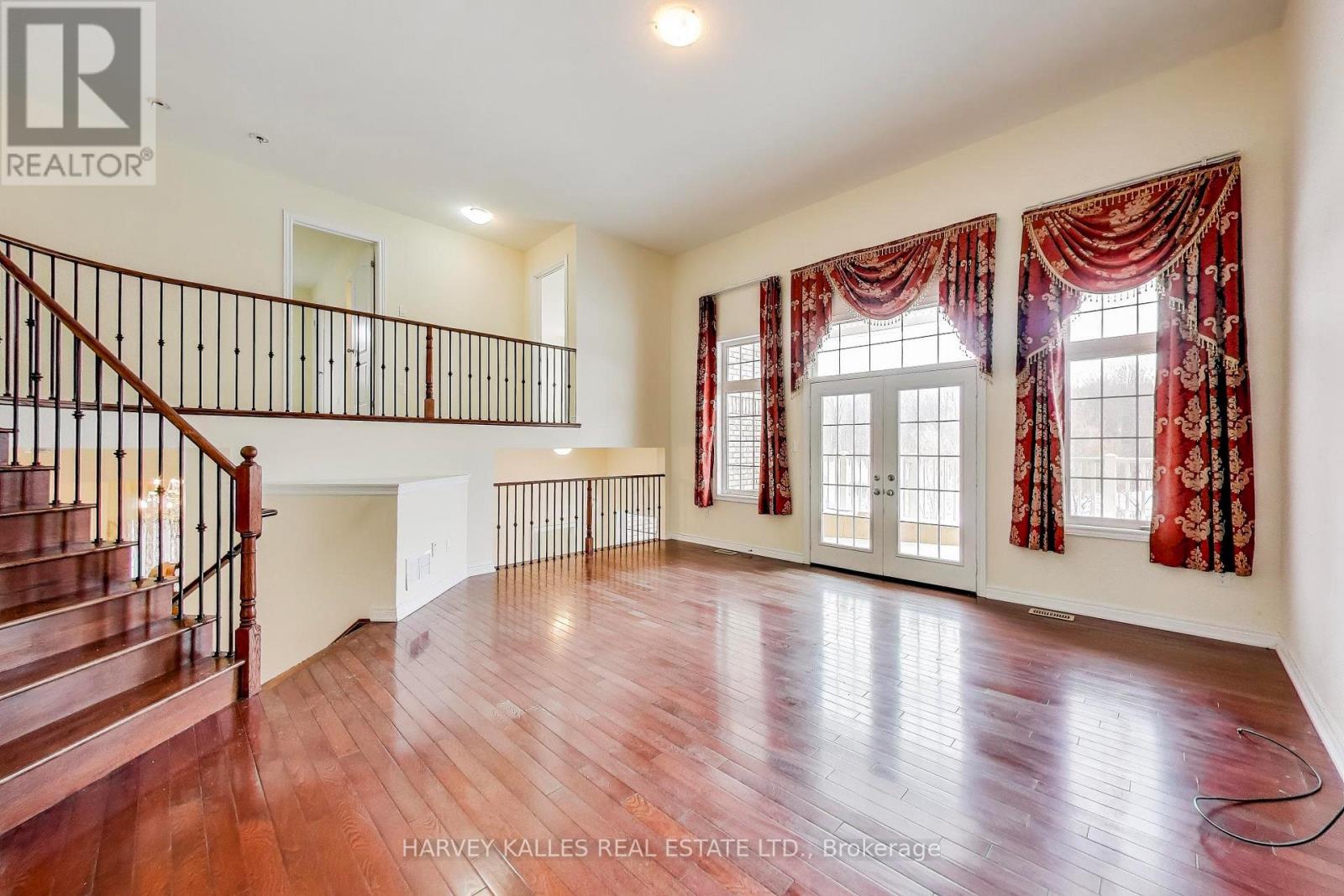 28 Morganfield Court, Richmond Hill, Ontario L4E 0S6 - Photo 10 - N12788786