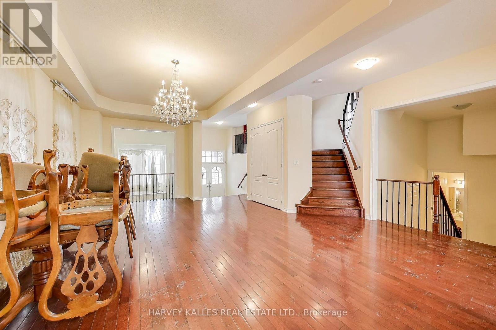 28 Morganfield Court, Richmond Hill, Ontario L4E 0S6 - Photo 13 - N12788786