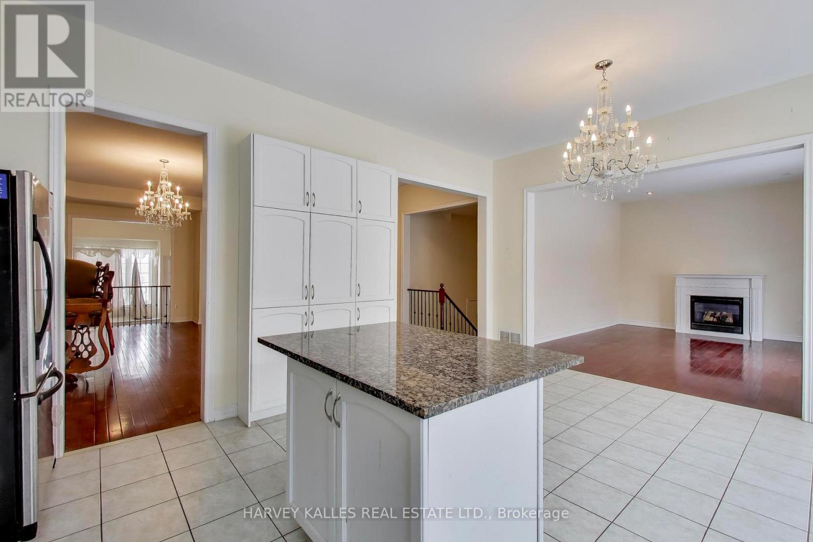 28 Morganfield Court, Richmond Hill, Ontario L4E 0S6 - Photo 17 - N12788786