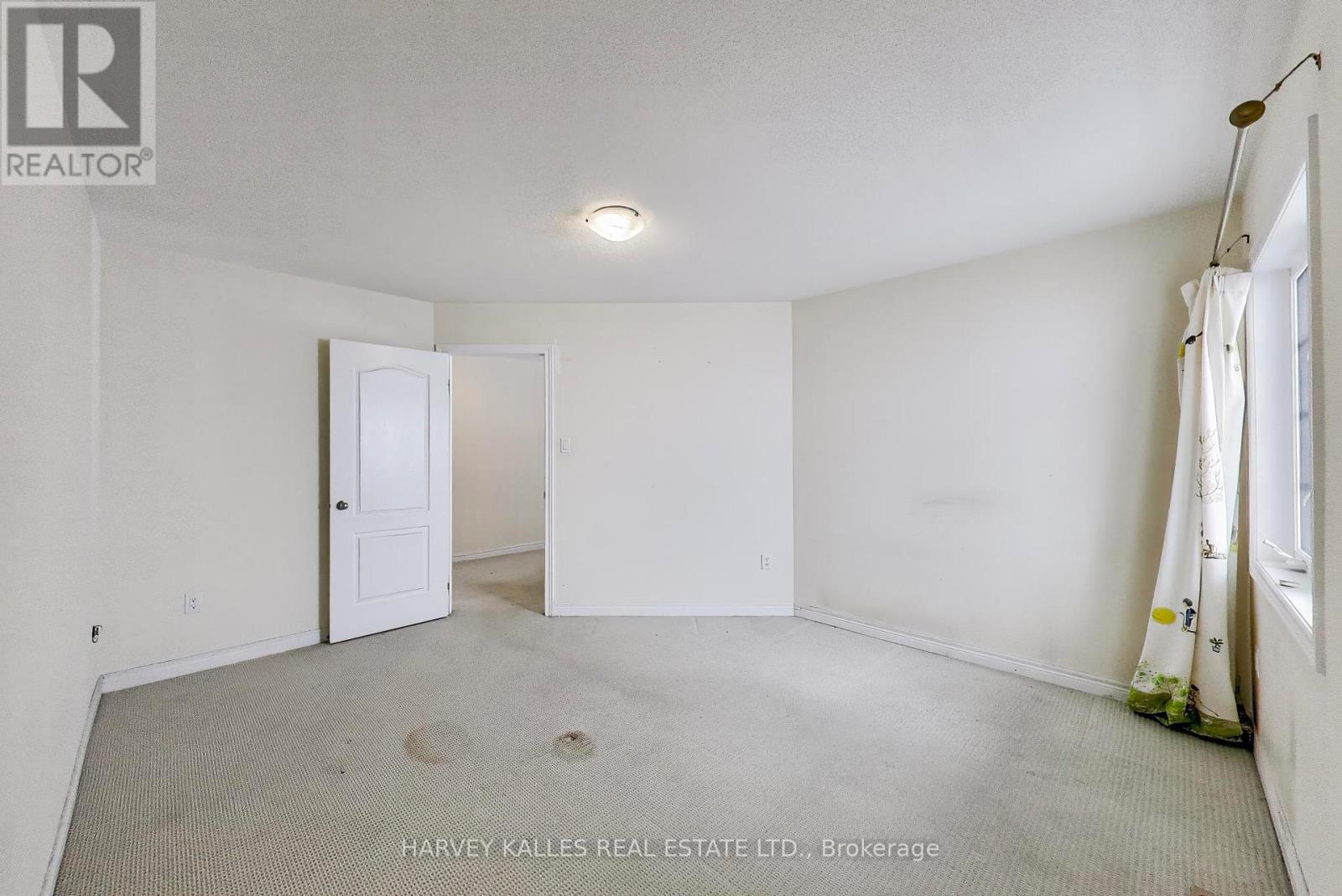 28 Morganfield Court, Richmond Hill, Ontario L4E 0S6 - Photo 33 - N12788786