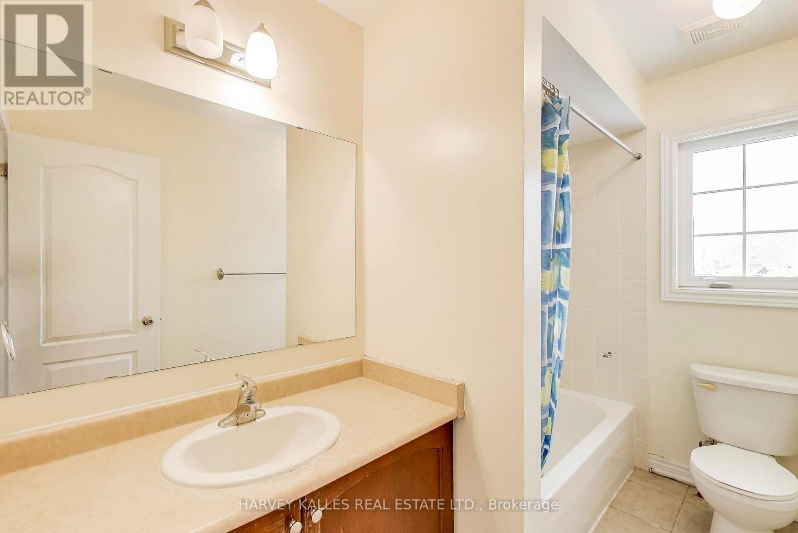 28 Morganfield Court, Richmond Hill, Ontario L4E 0S6 - Photo 34 - N12788786