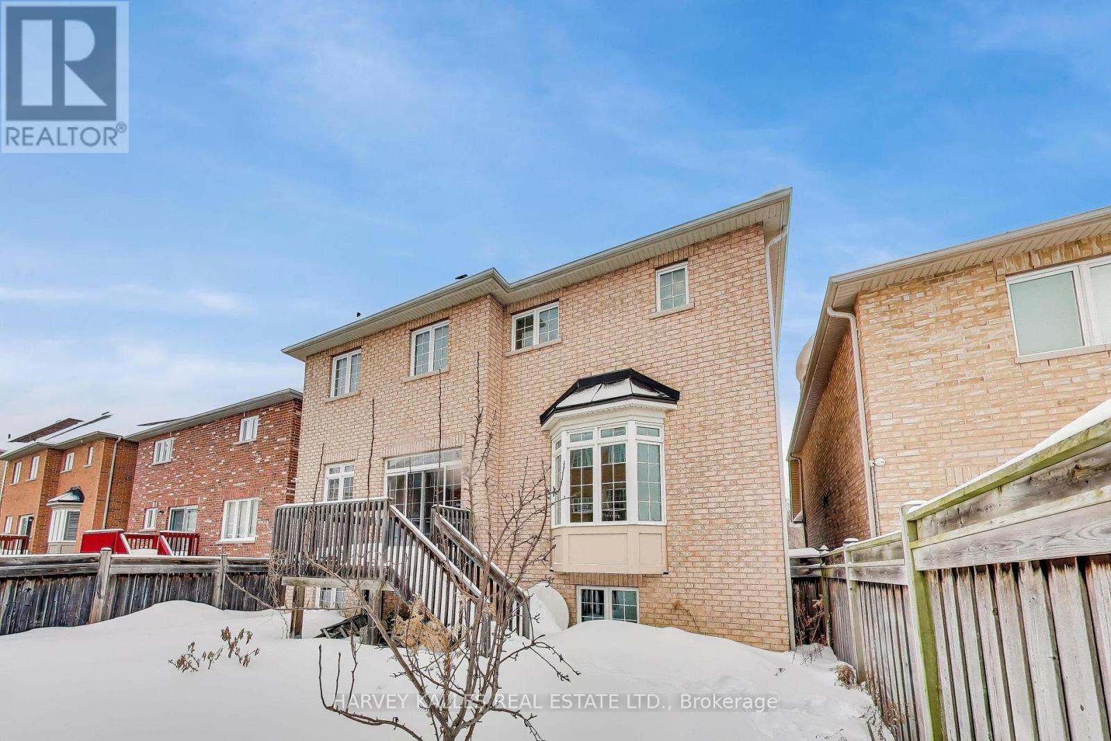 28 Morganfield Court, Richmond Hill, Ontario L4E 0S6 - Photo 5 - N12788786